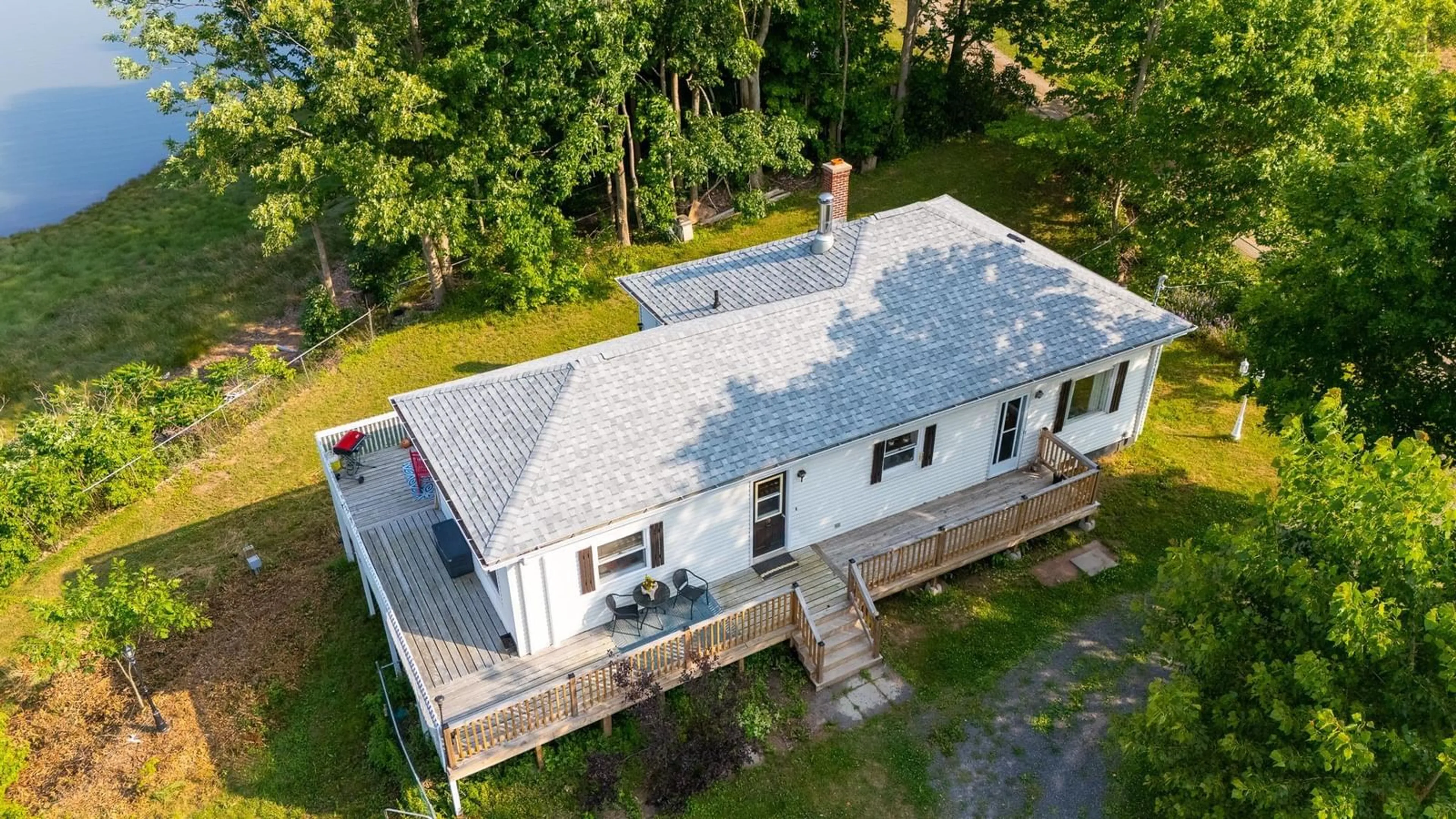 A pic from outside/outdoor area/front of a property/back of a property/a pic from drone, building for 1258 Pereau Rd, Upper Pereau Nova Scotia B0P 1H0