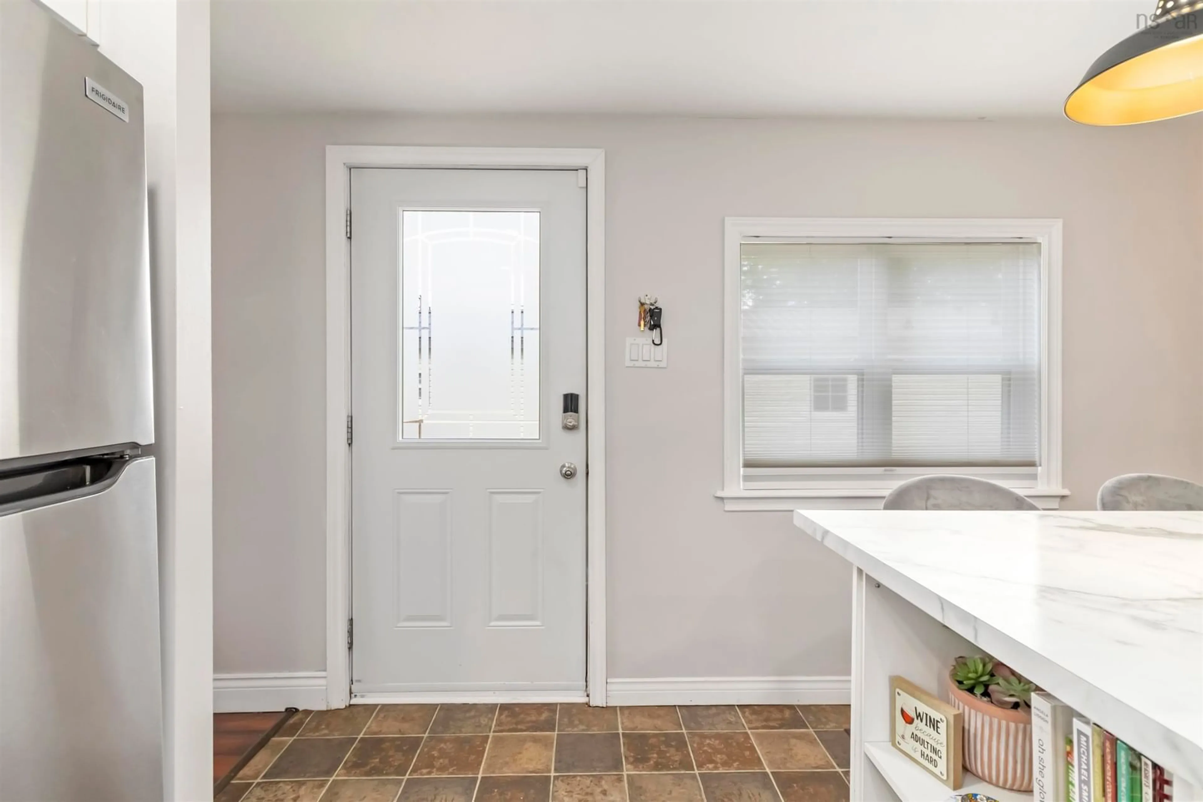 Indoor entryway for 1108 Susan Dr, Beaver Bank Nova Scotia B4E 1P1
