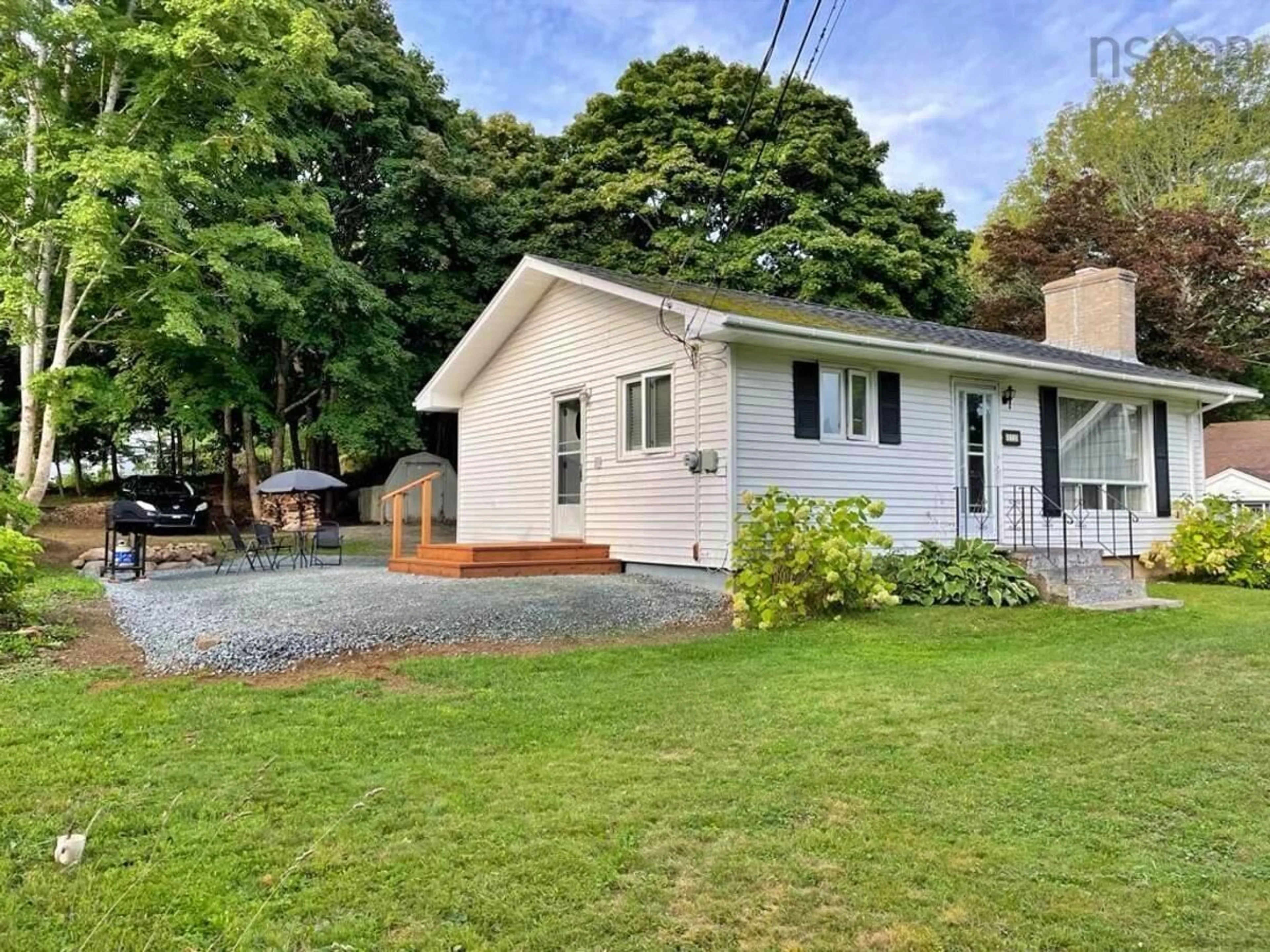 A pic from outside/outdoor area/front of a property/back of a property/a pic from drone, street for 172 Prince St, Bridgewater Nova Scotia B4V 1E4