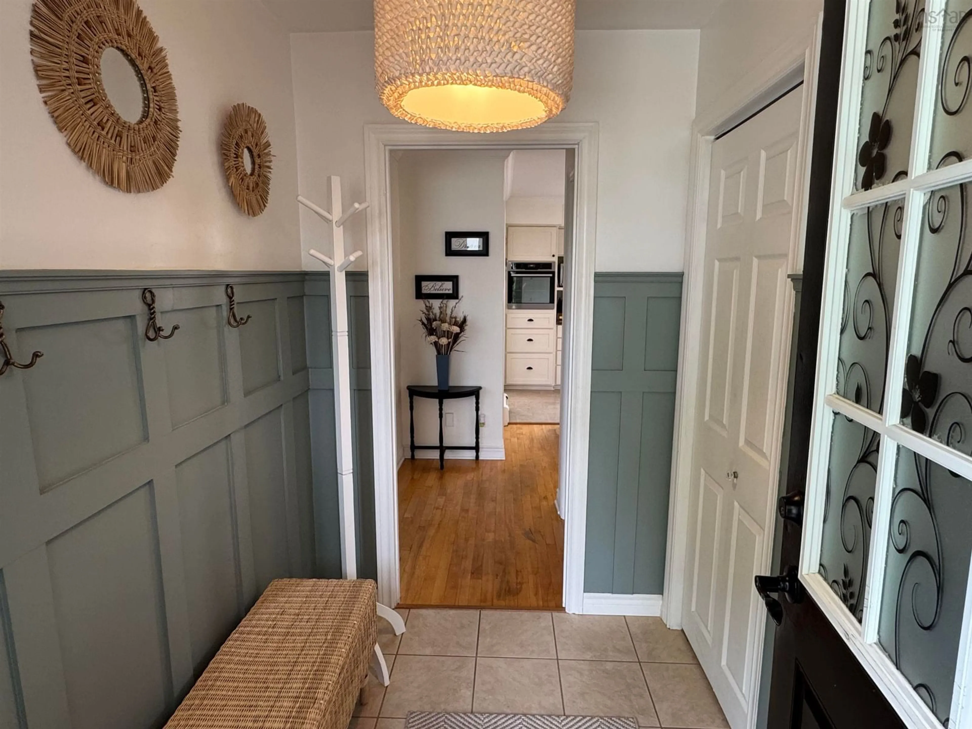 Indoor entryway for 95 Poplar St, Stellarton Nova Scotia B0K 1S0