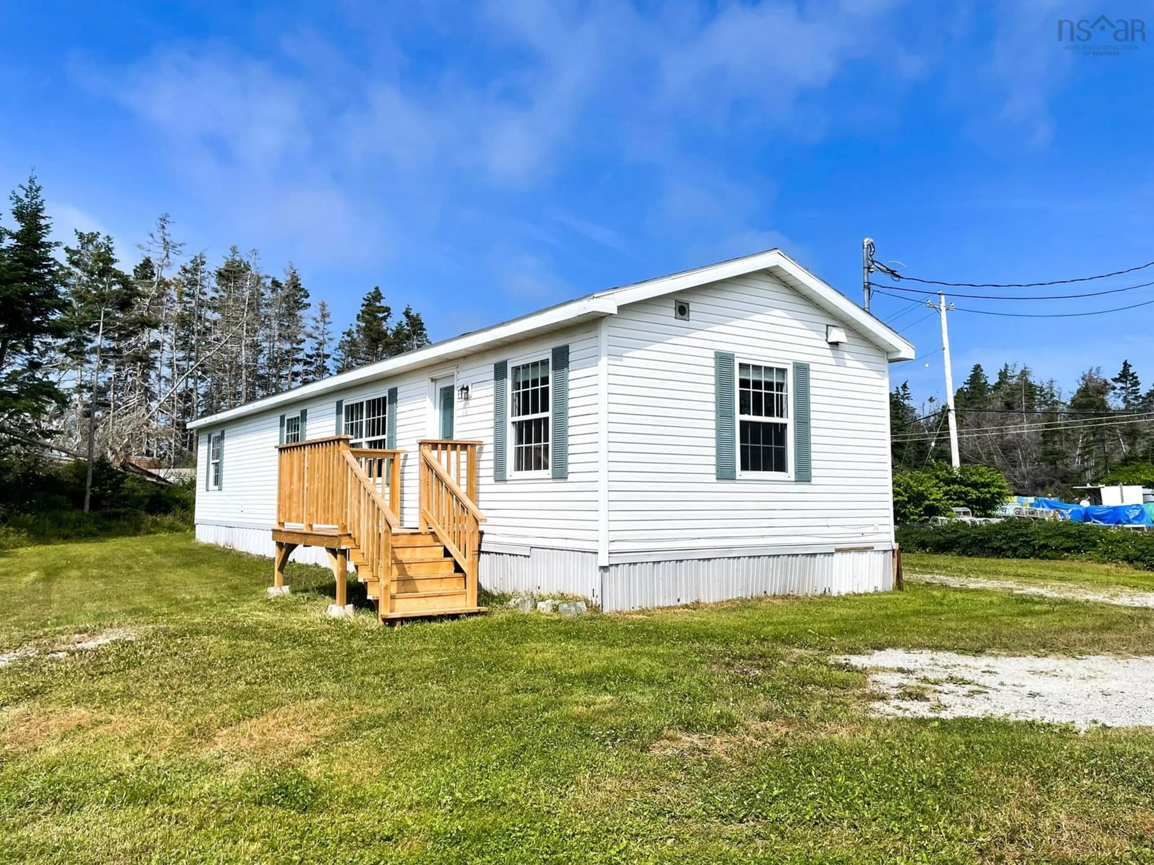 Home with vinyl exterior material, unknown for 39 Kent St, Louisbourg Nova Scotia B1C 1G2