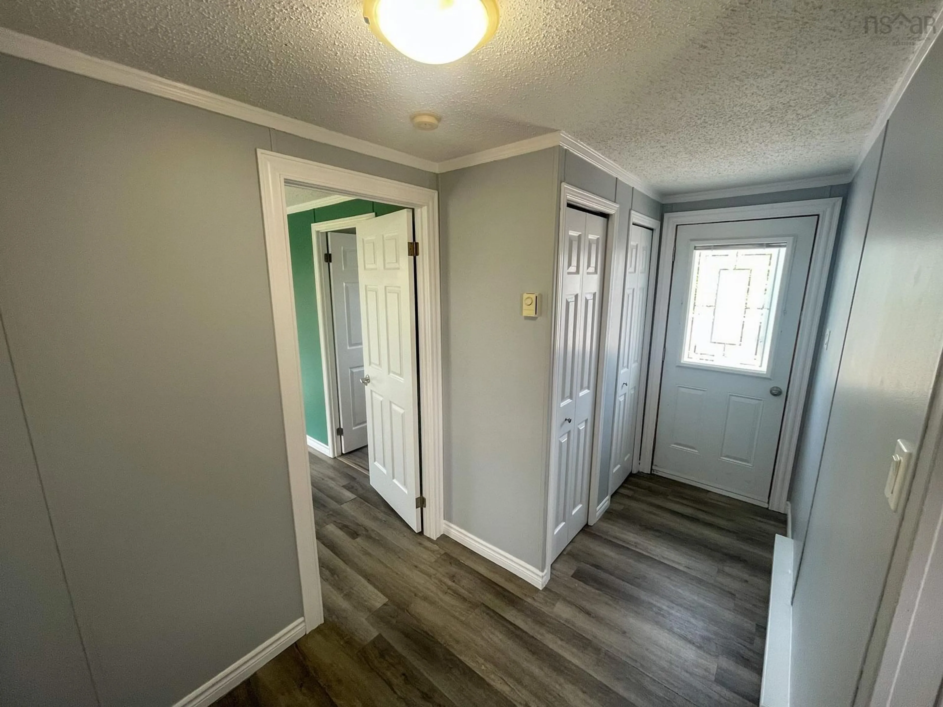 Indoor entryway for 39 Kent St, Louisbourg Nova Scotia B1C 1G2