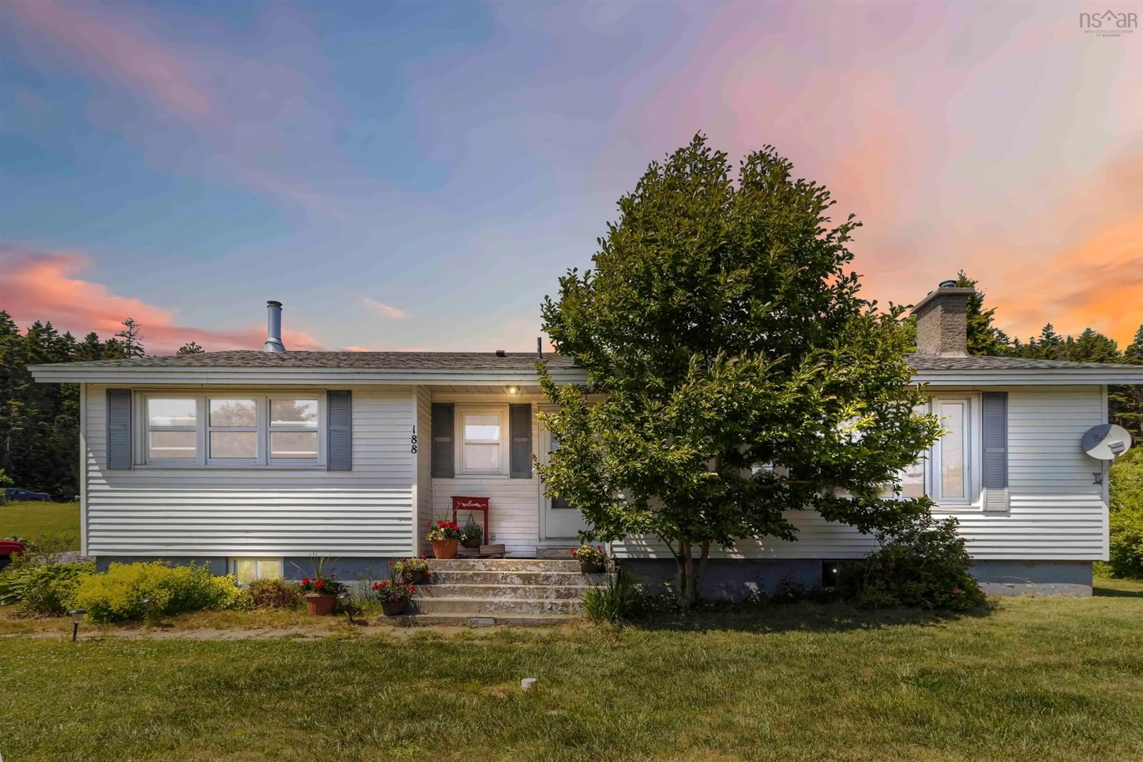 Home with vinyl exterior material, unknown for 188 North Side Rd, Riverport Nova Scotia B0J 2X0