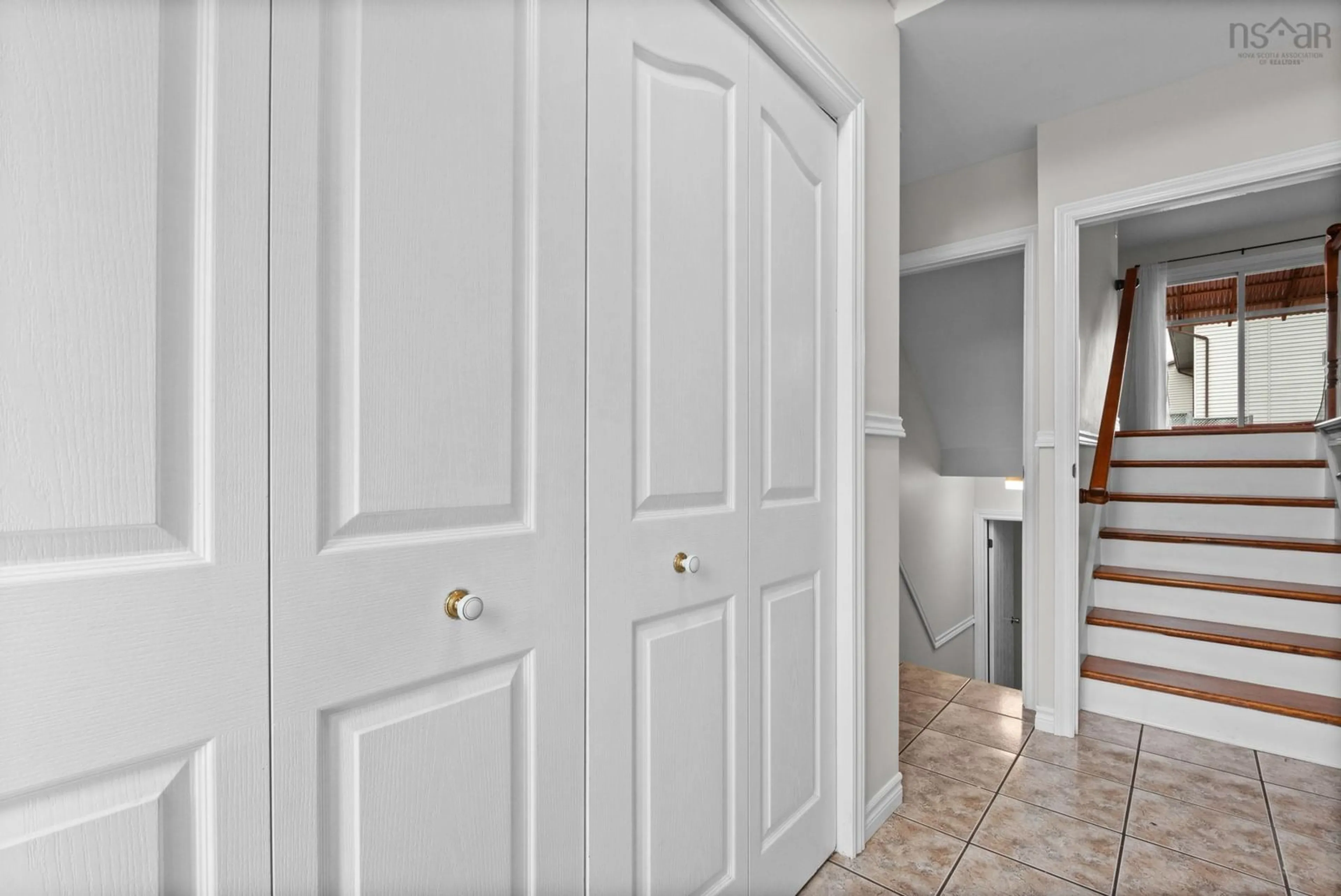Indoor entryway for 7 Baron Crt, Cole Harbour Nova Scotia B2W 5L4