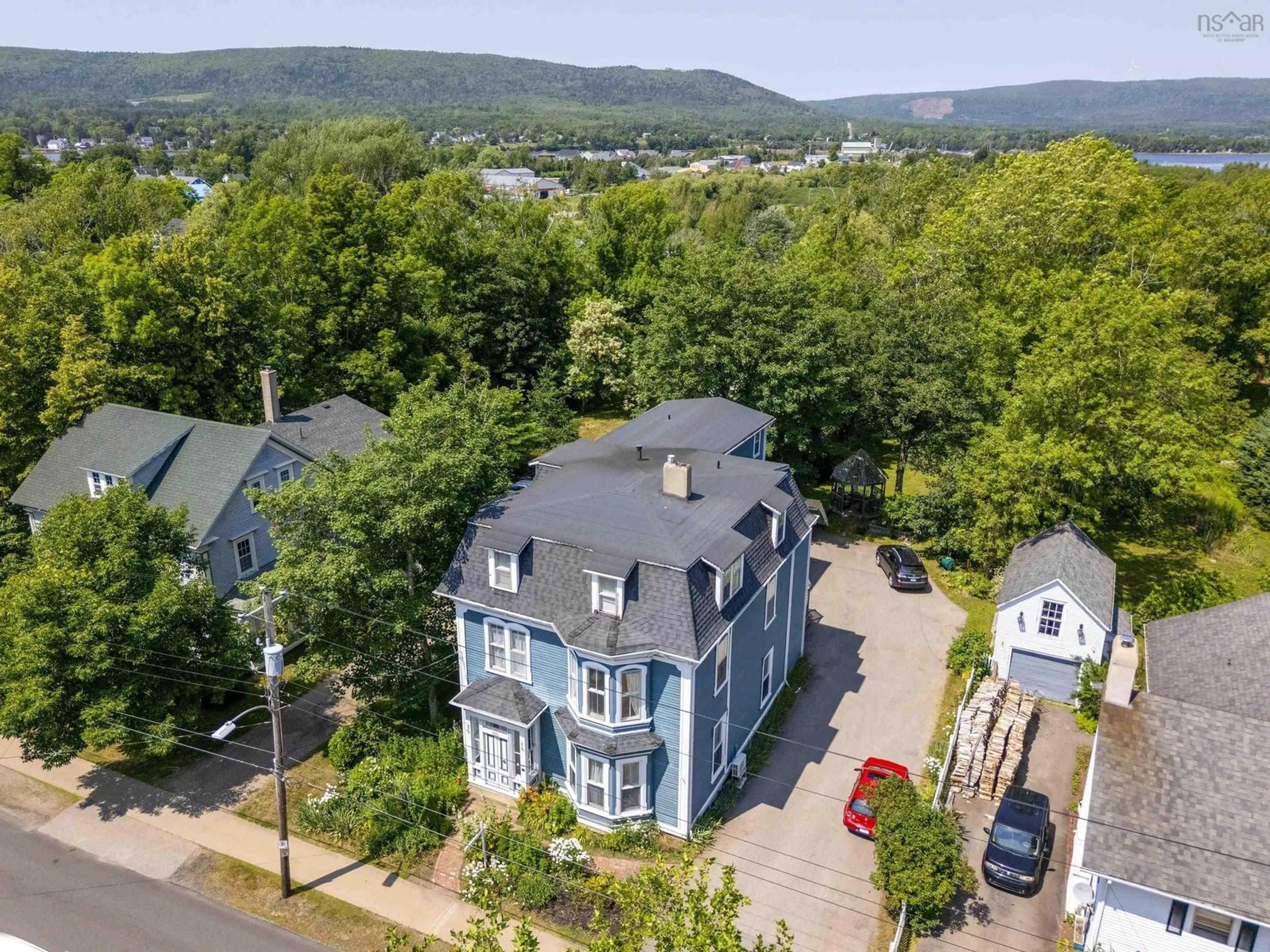 A pic from outside/outdoor area/front of a property/back of a property/a pic from drone, unknown for 446 St George Street St, Annapolis Royal Nova Scotia B0S 1A0