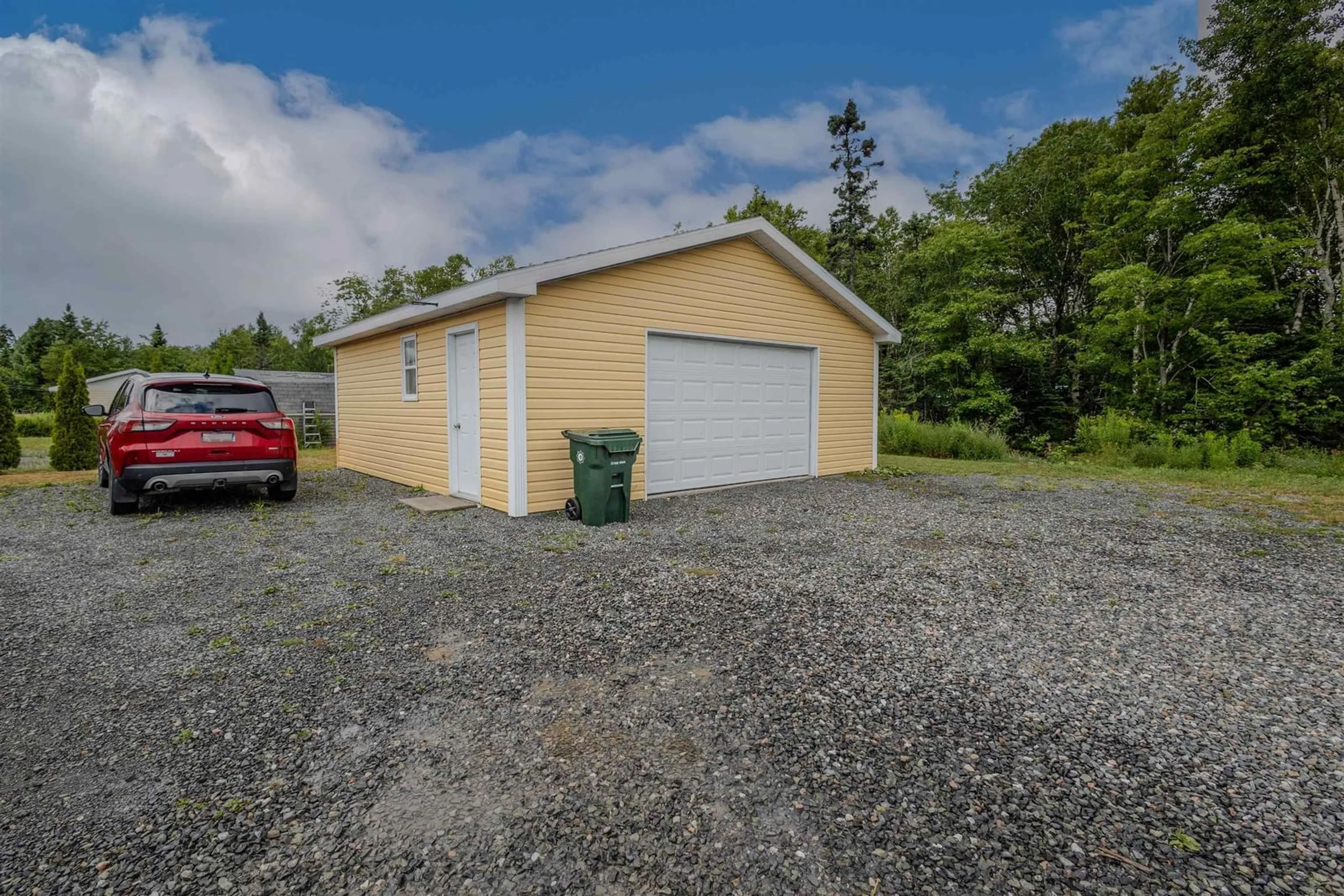 Indoor garage for 27 Erinmore Dr, Sydney Nova Scotia B1M 1A7