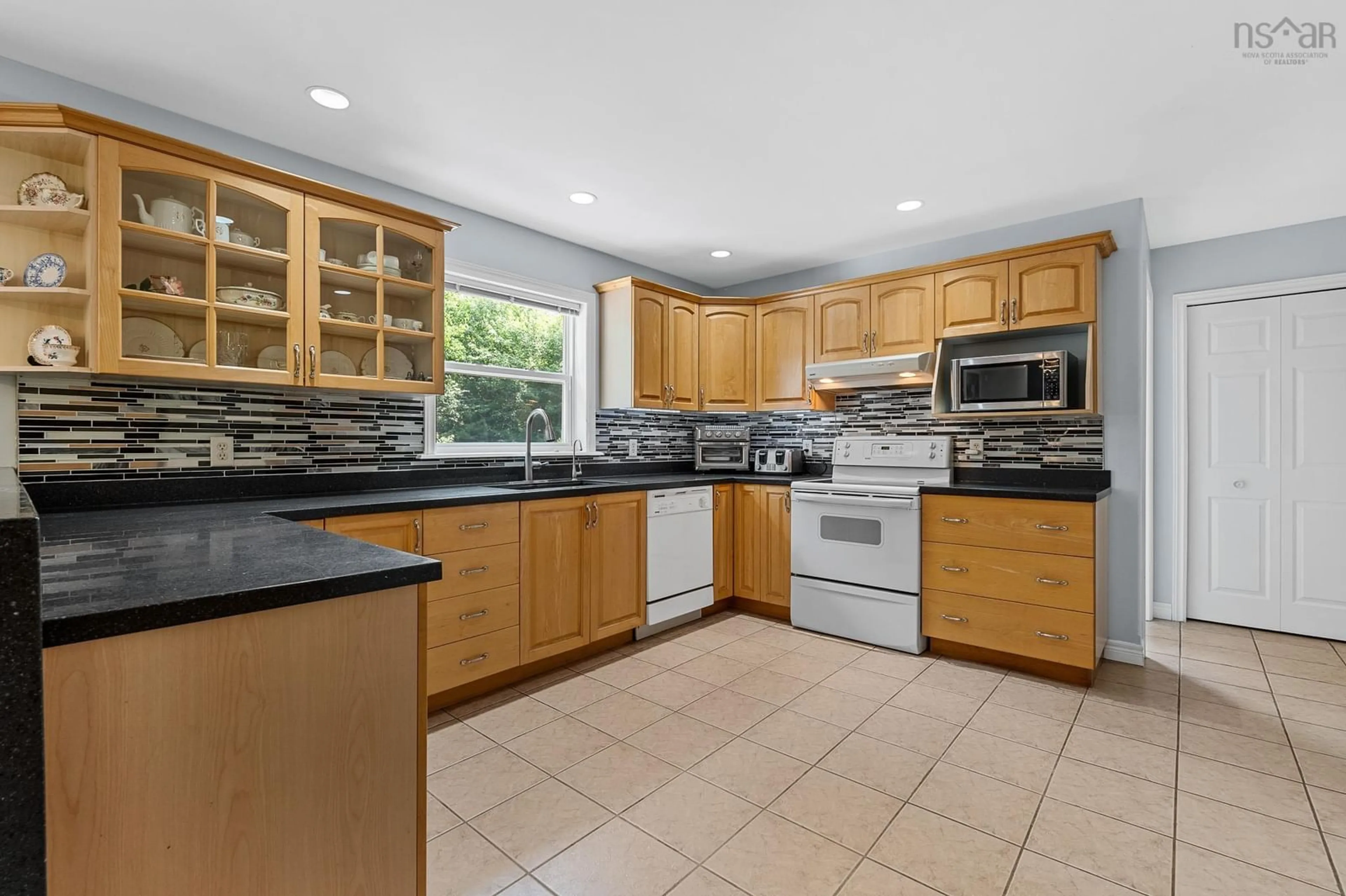 Standard kitchen, ceramic/tile floor for 124 High Road, Fall River Nova Scotia B2T 1P2