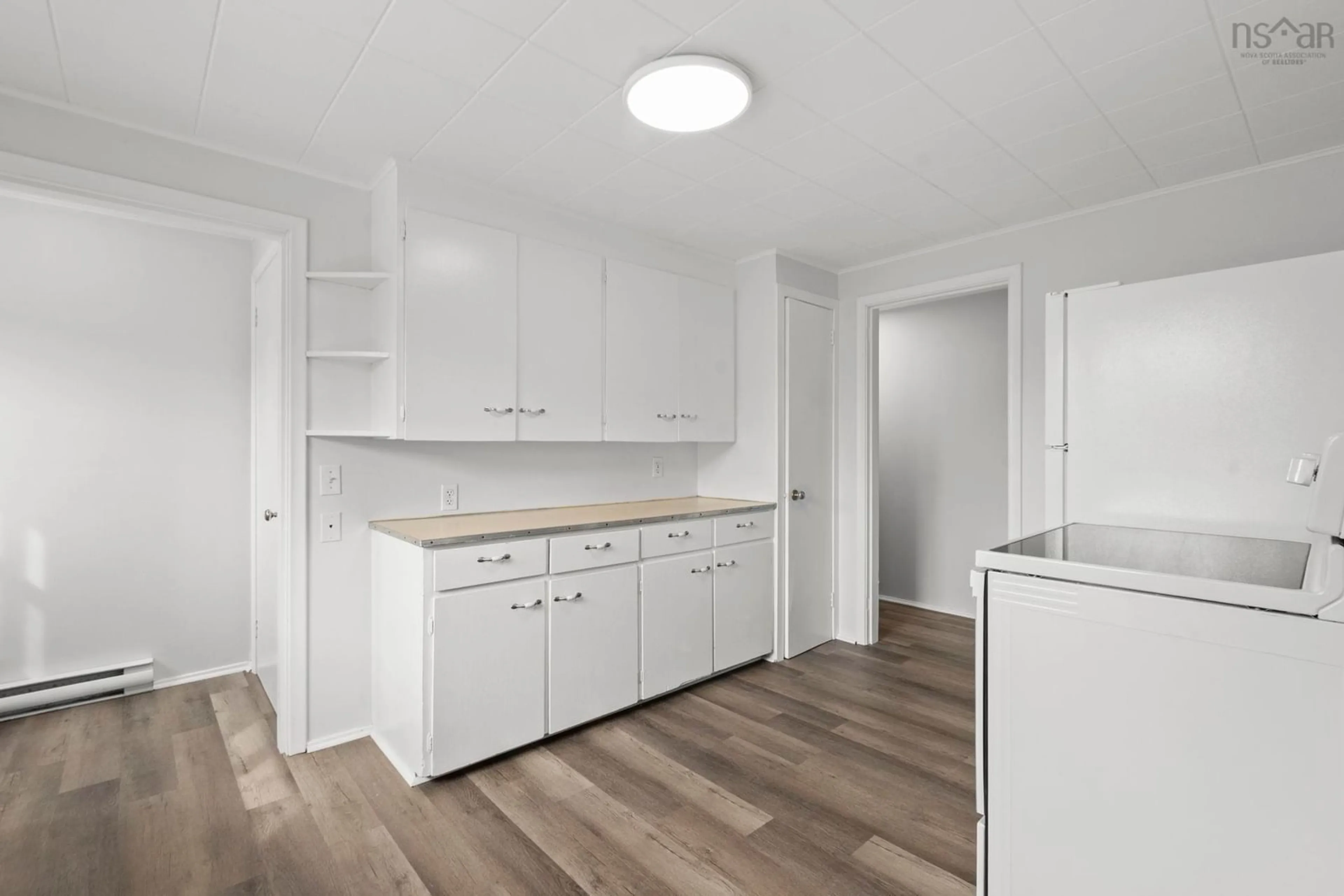 Standard kitchen, wood/laminate floor for 1592 Crossley Crt, Windsor Nova Scotia B0N 2T0
