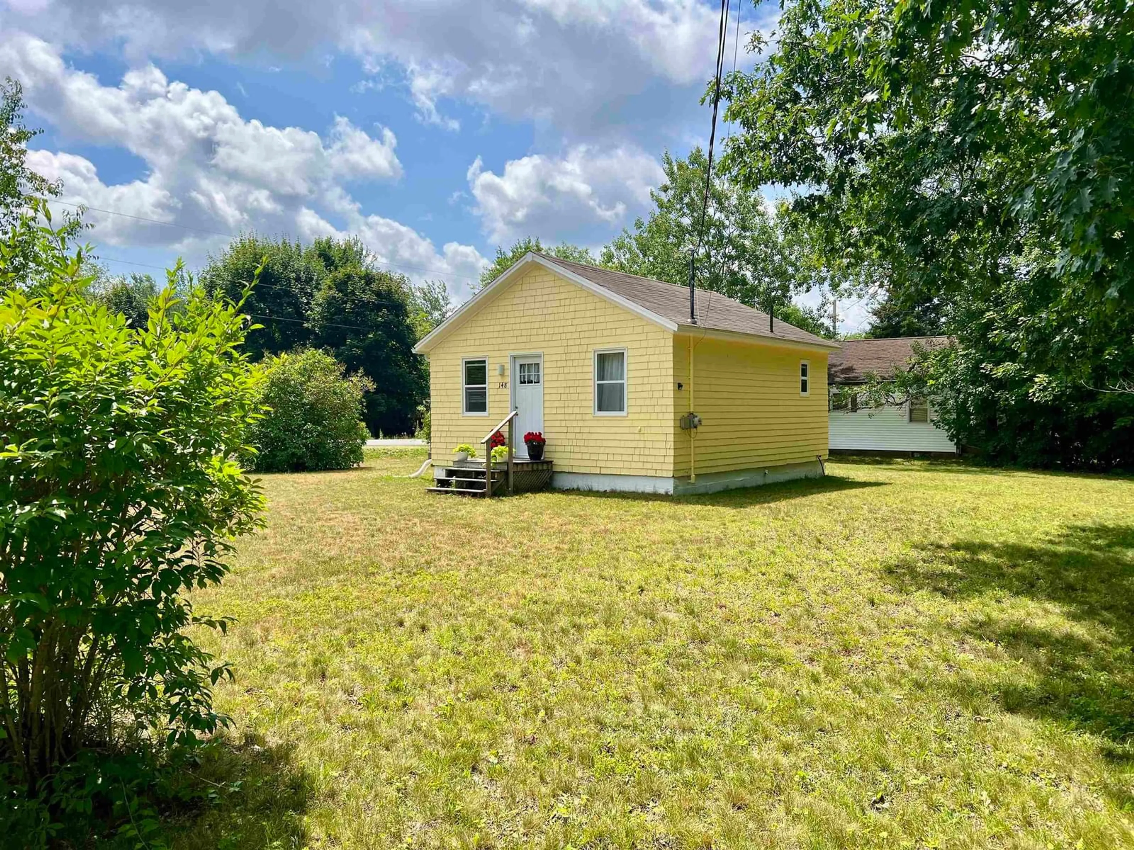 A pic from outside/outdoor area/front of a property/back of a property/a pic from drone, unknown for 148 Campbell Rd, North Kentville Nova Scotia B4N 1Y4