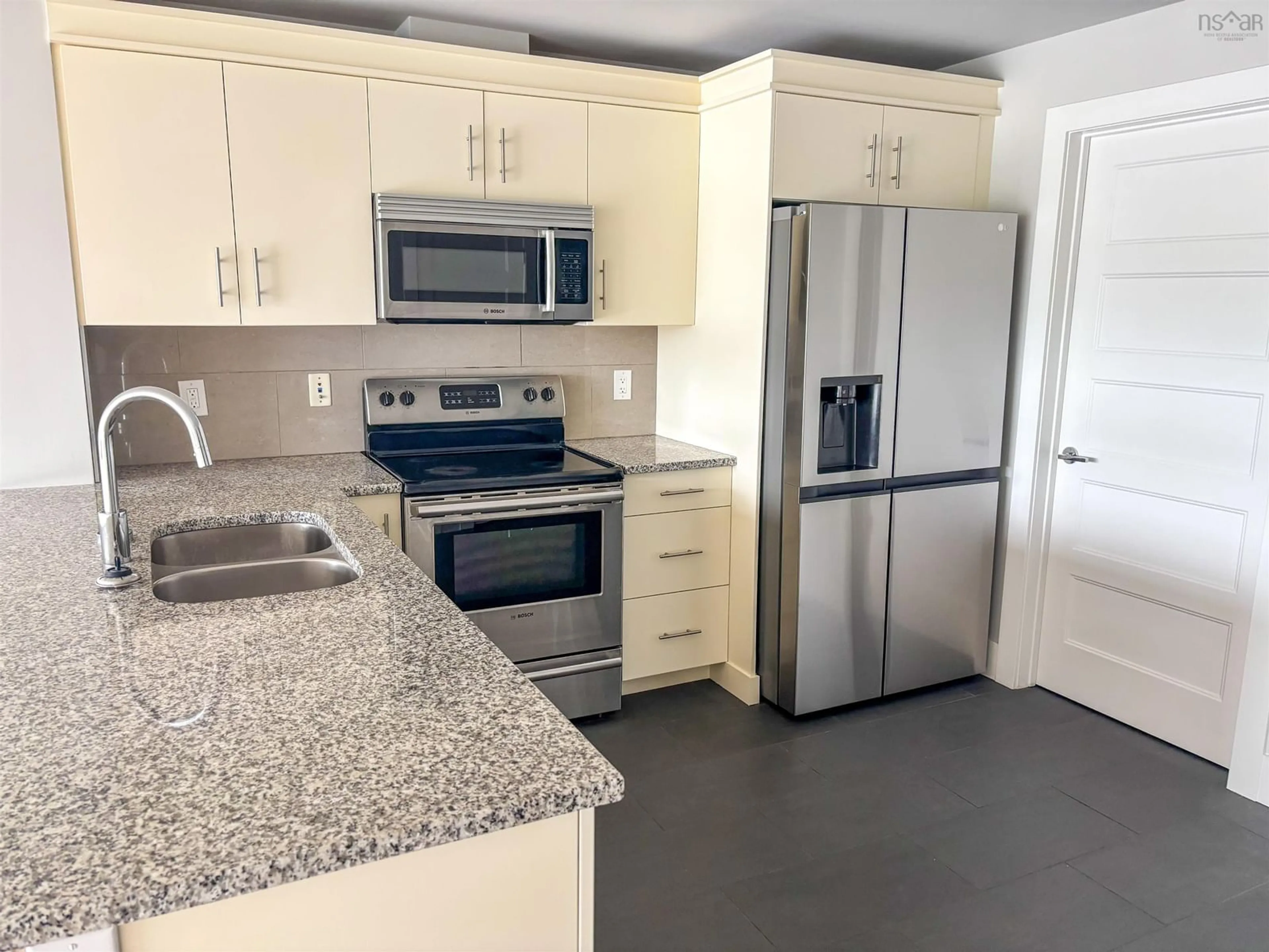 Standard kitchen, ceramic/tile floor for 15 Kings Wharf Pl #501, Dartmouth Nova Scotia B2Y 0C2