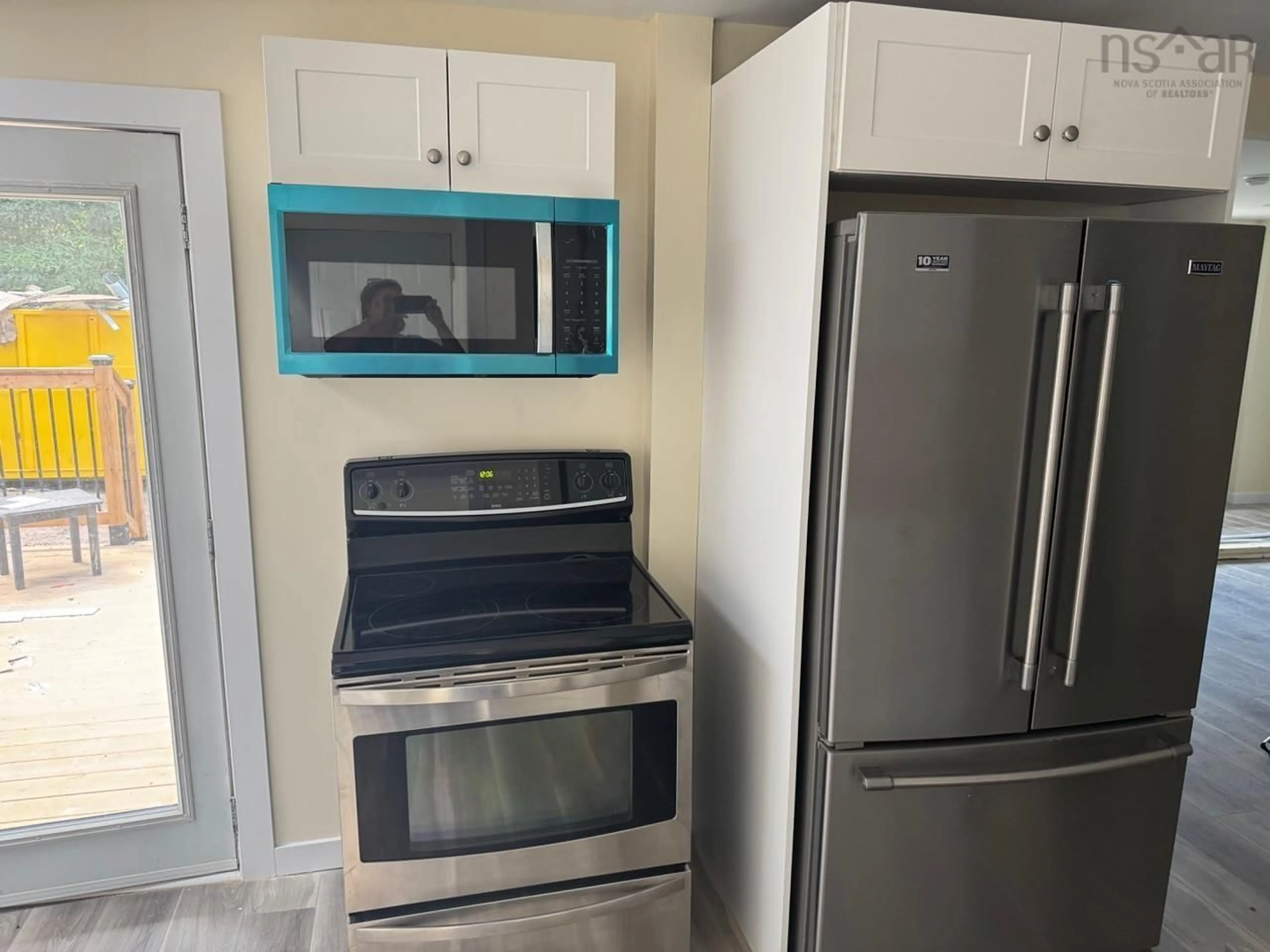Standard kitchen, unknown for 4006 Highway 2, Fletchers Lake Nova Scotia B2T 1A3