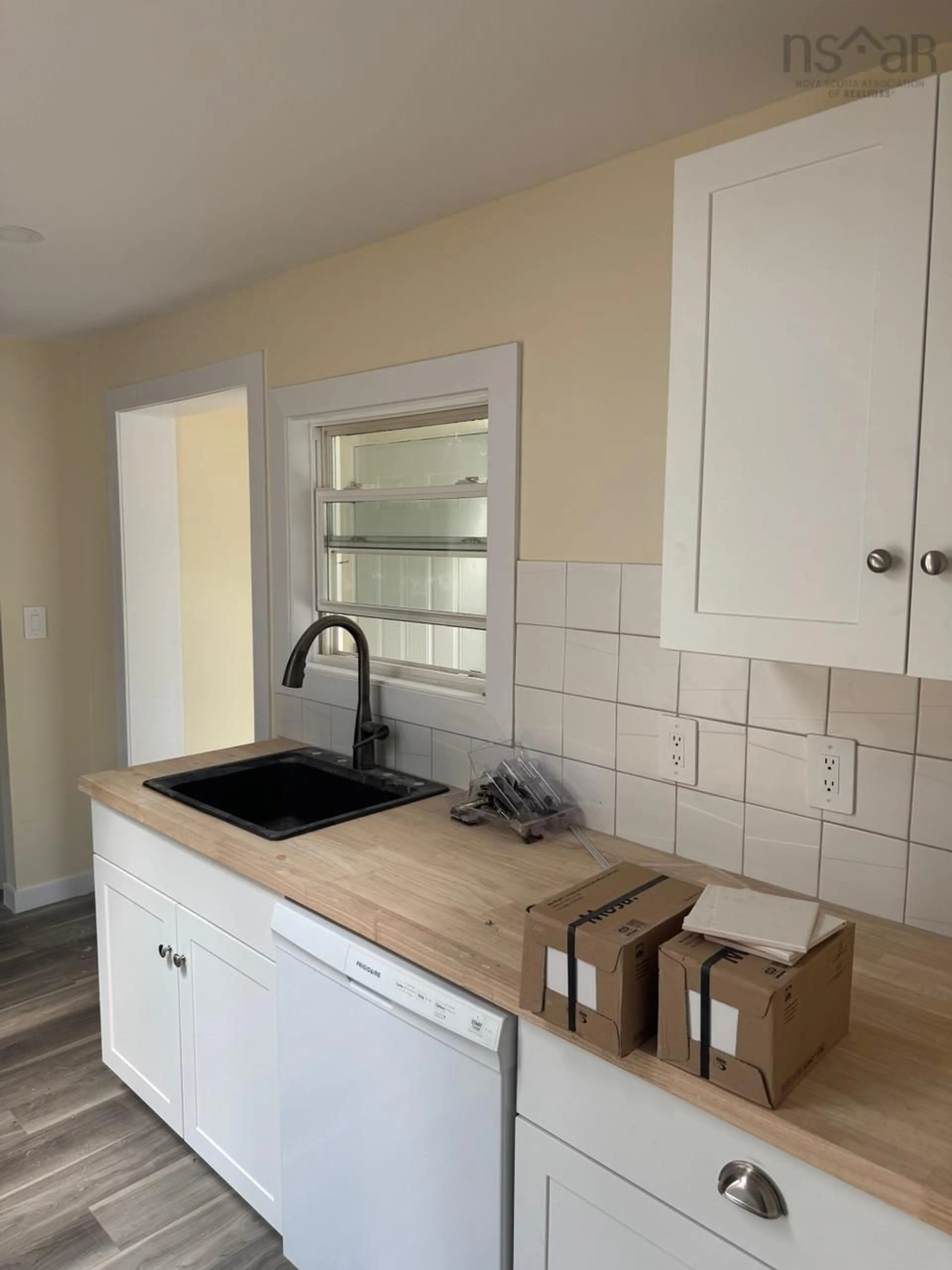 Standard kitchen, unknown for 4006 Highway 2, Fletchers Lake Nova Scotia B2T 1A3
