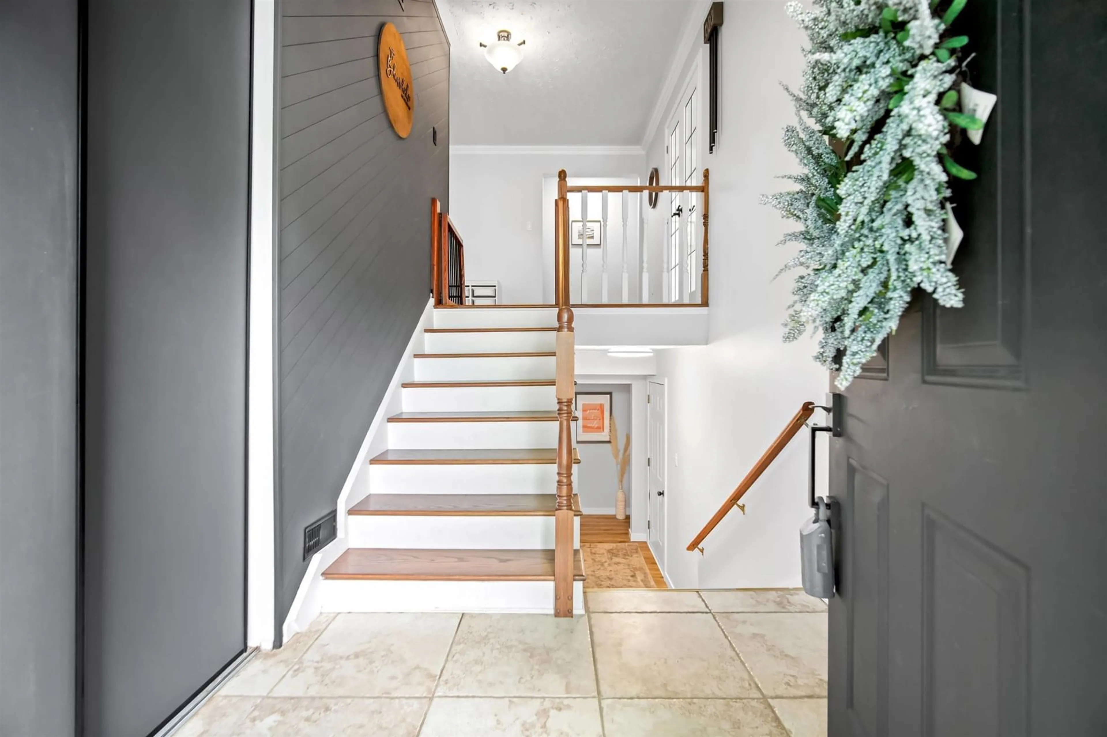 Indoor entryway for 115 Micmac Dr, Hammonds Plains Nova Scotia B4B 1M7