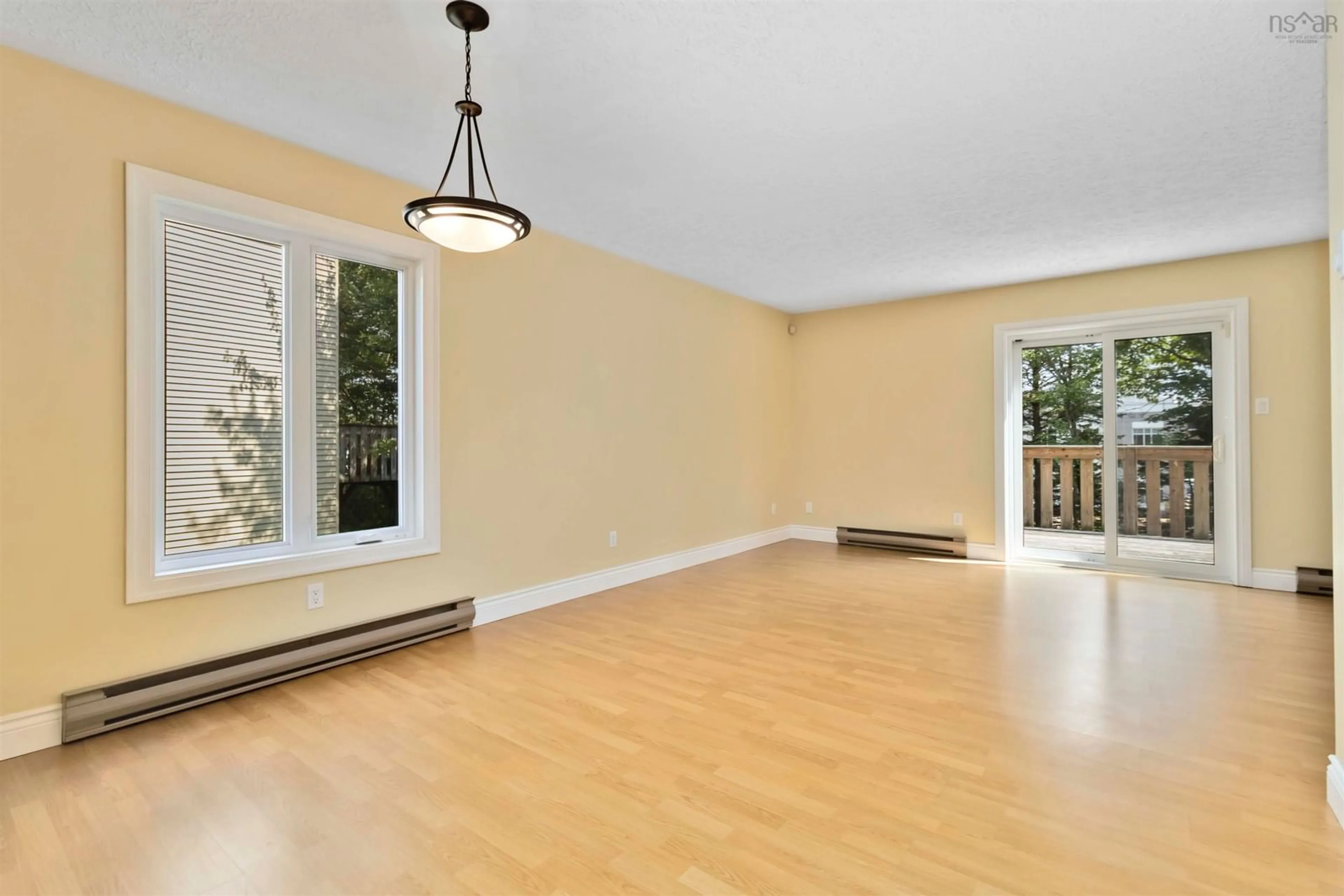 A pic of a room for 13 Collins Grove, Dartmouth Nova Scotia B2W 4G3