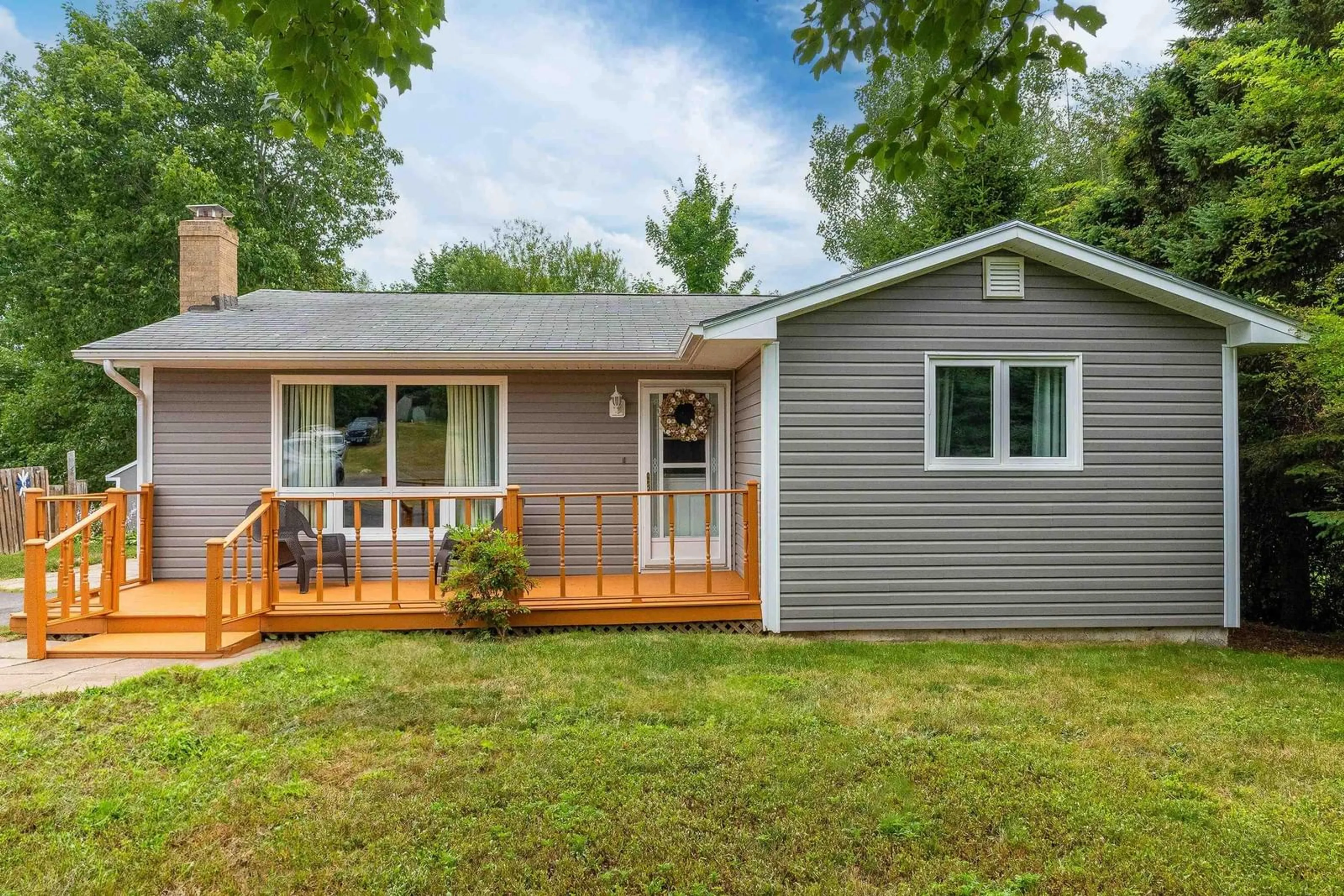 Home with vinyl exterior material, street for 1033 Cavelle Terr, Canning Nova Scotia B0P 1H0