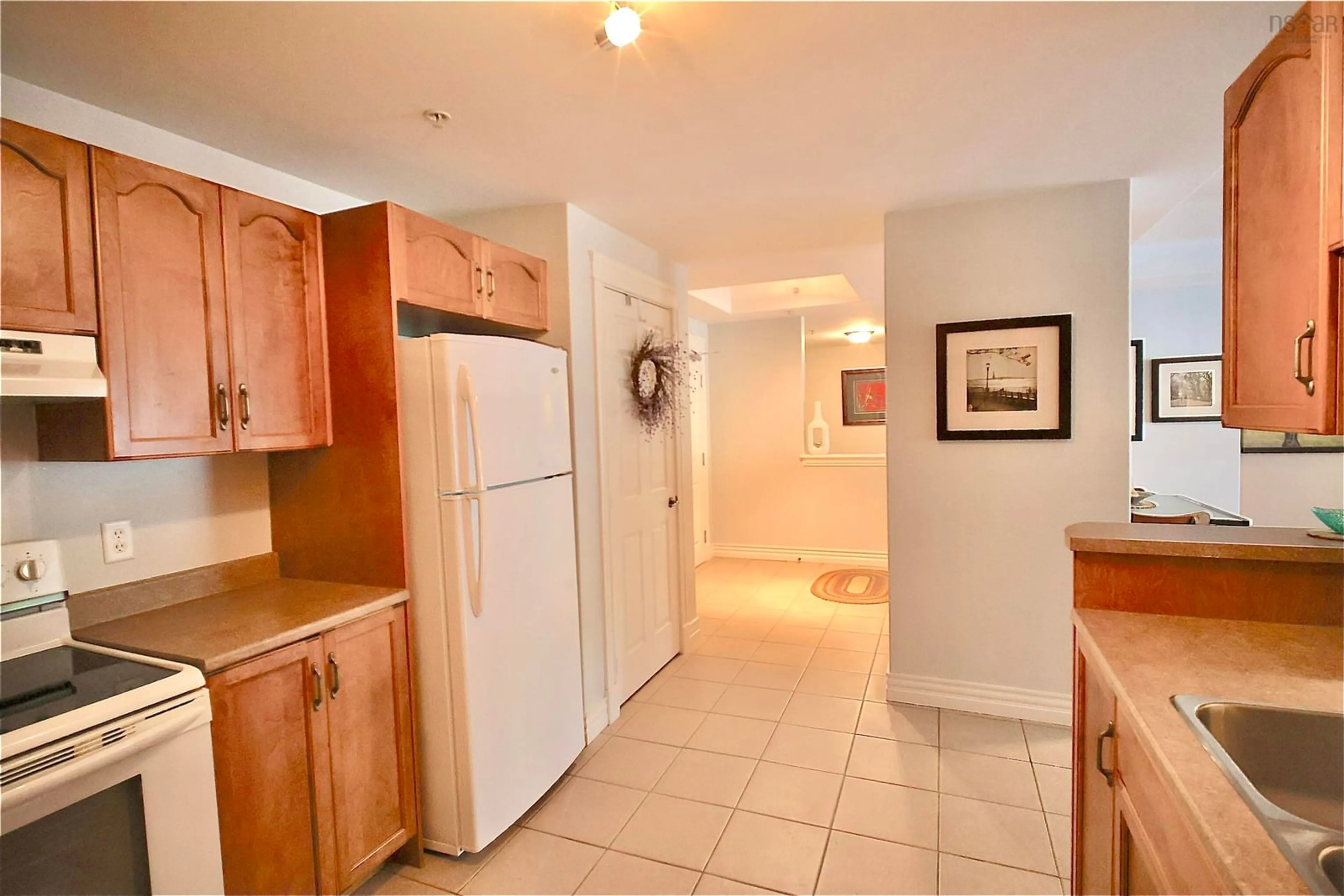 Standard kitchen, ceramic/tile floor for 476 Main St #302, Mahone Bay Nova Scotia B0J 2E0