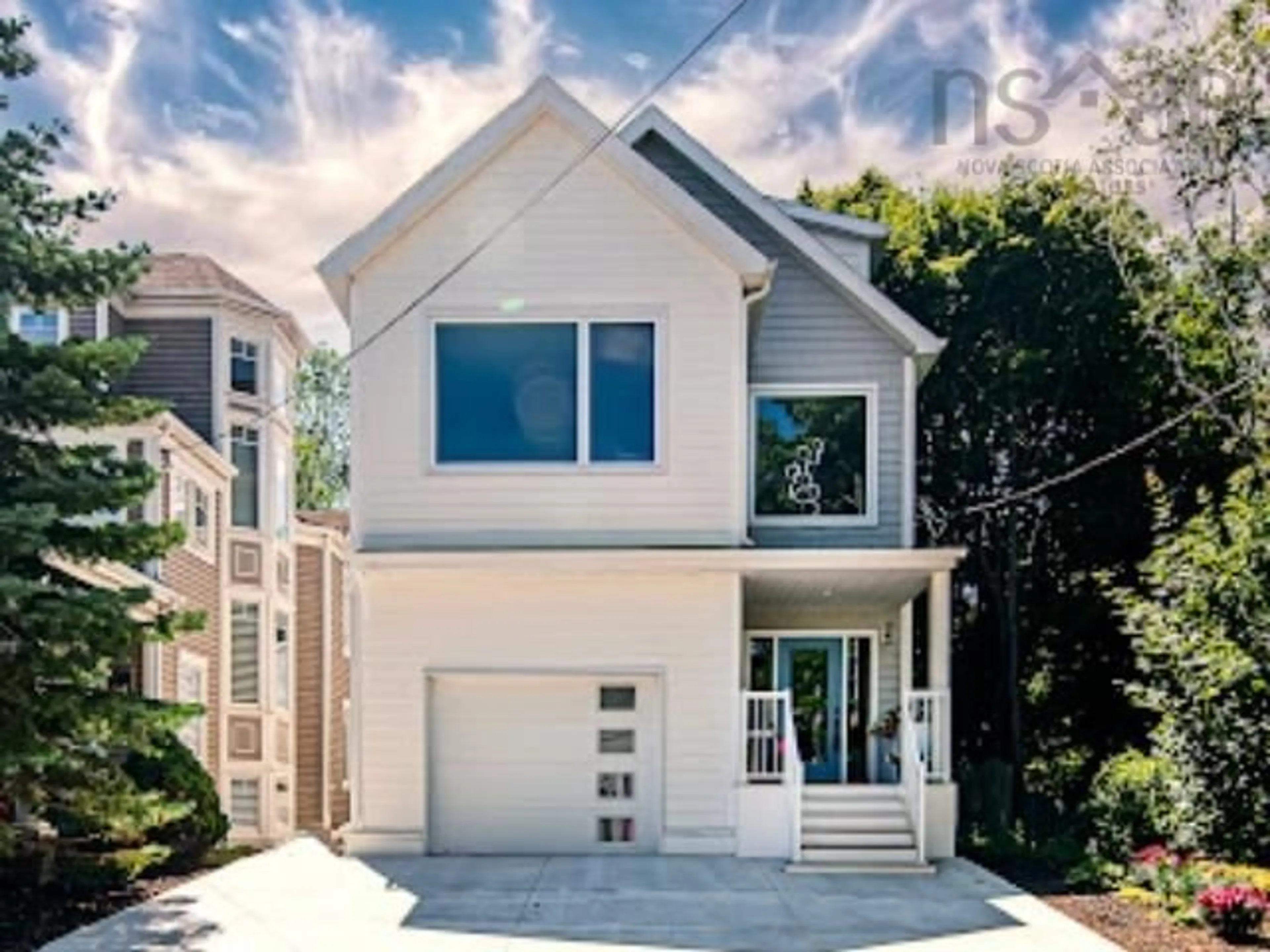 Home with vinyl exterior material, street for 608 Stanhope St, South End Nova Scotia B3H 3A8