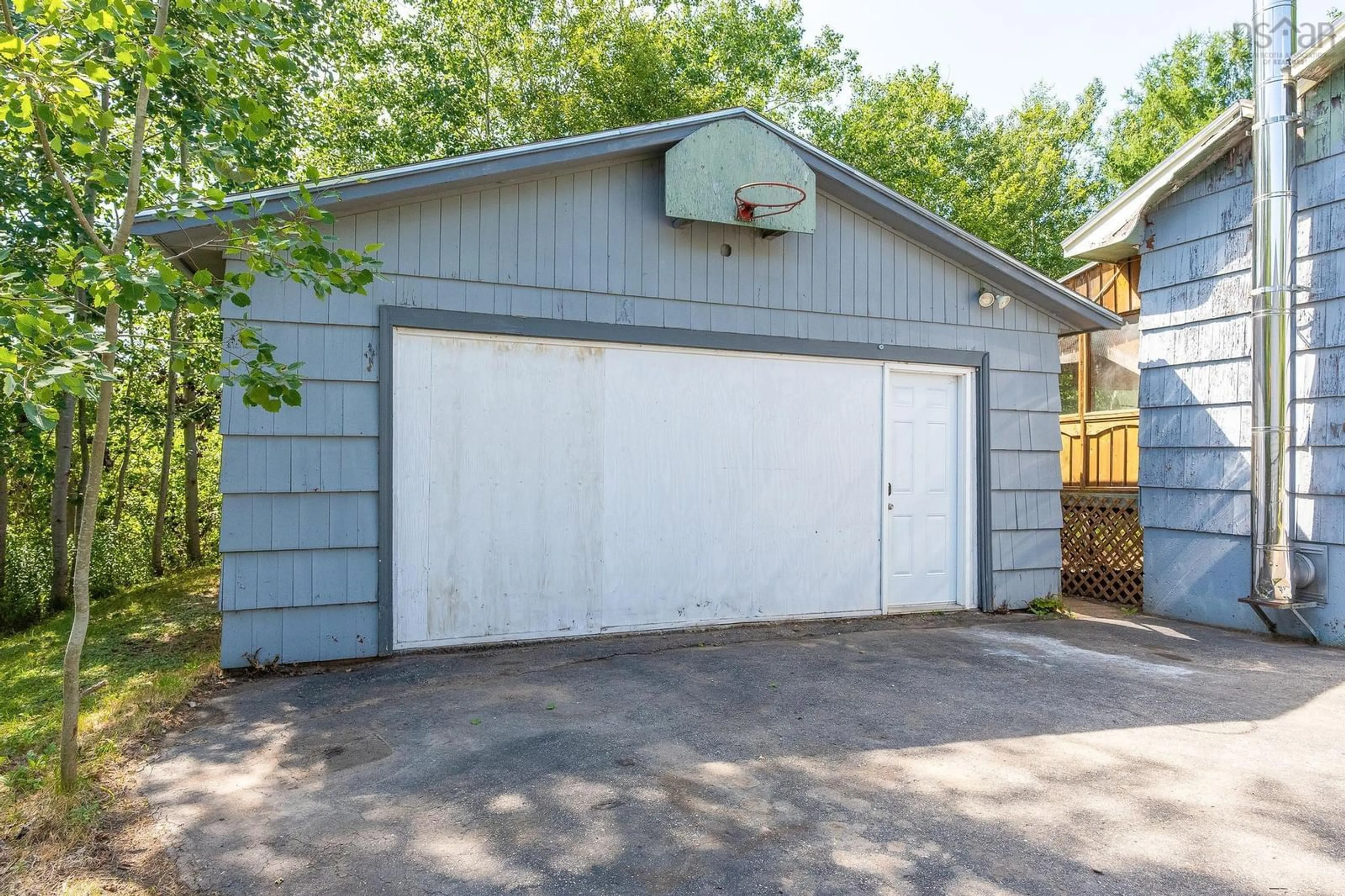 Indoor garage for 965 Labrador Lane, Greenwood Nova Scotia B0P 1N0