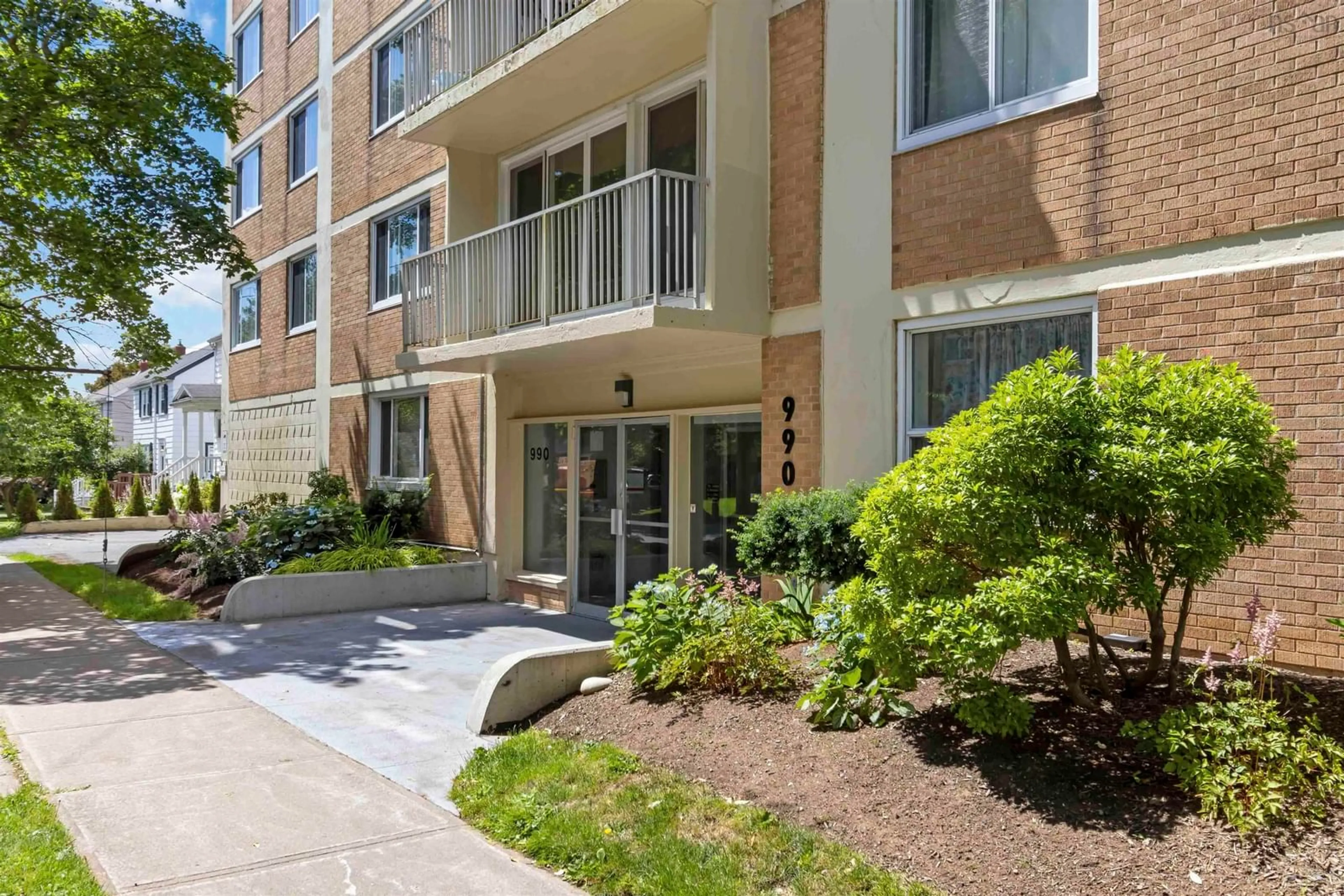Patio, building for 990 Mclean St #304, Halifax Nova Scotia B3H 2V1