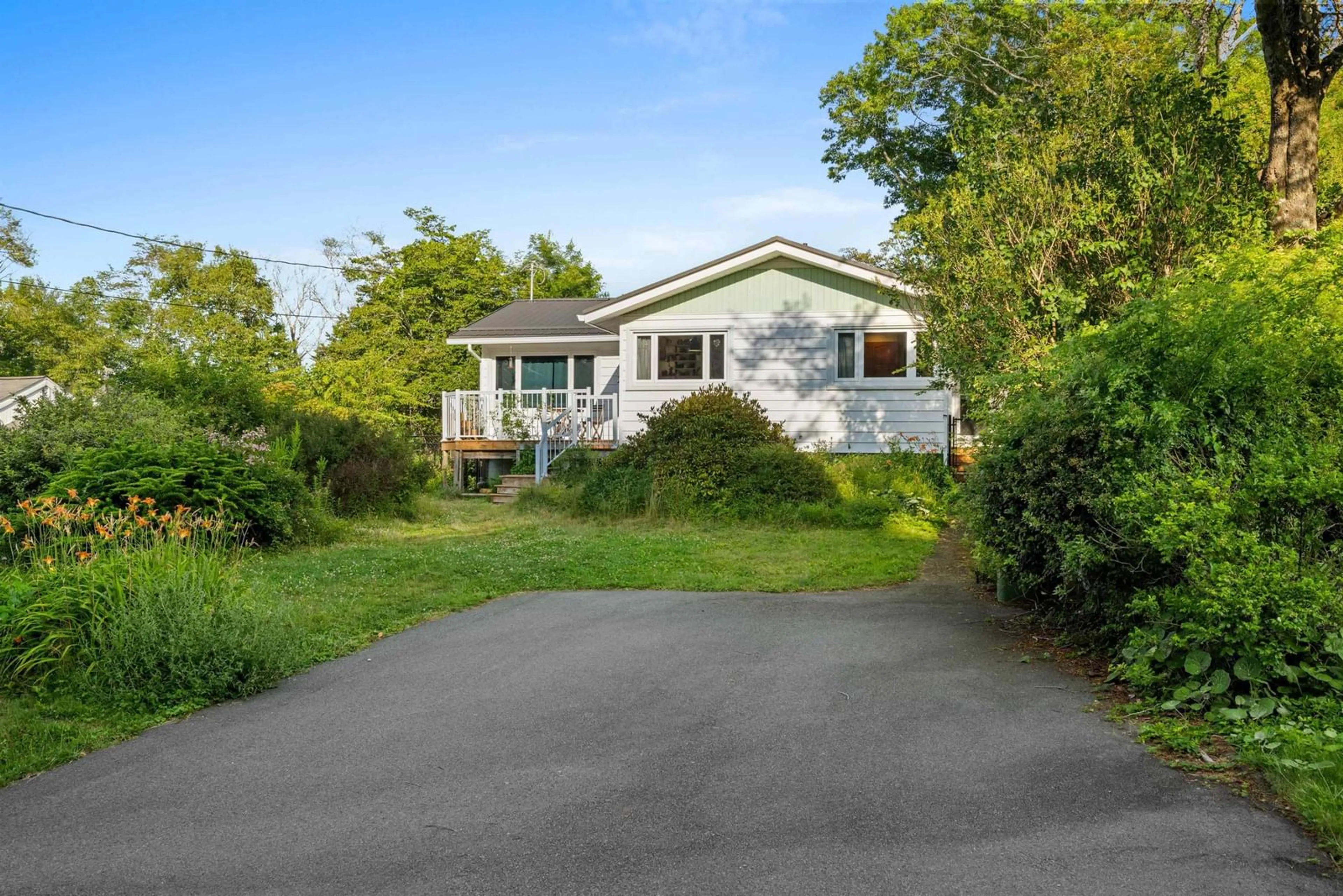 A pic from outside/outdoor area/front of a property/back of a property/a pic from drone, street for 24 Lodge Dr, Halifax Nova Scotia B3M 2G7