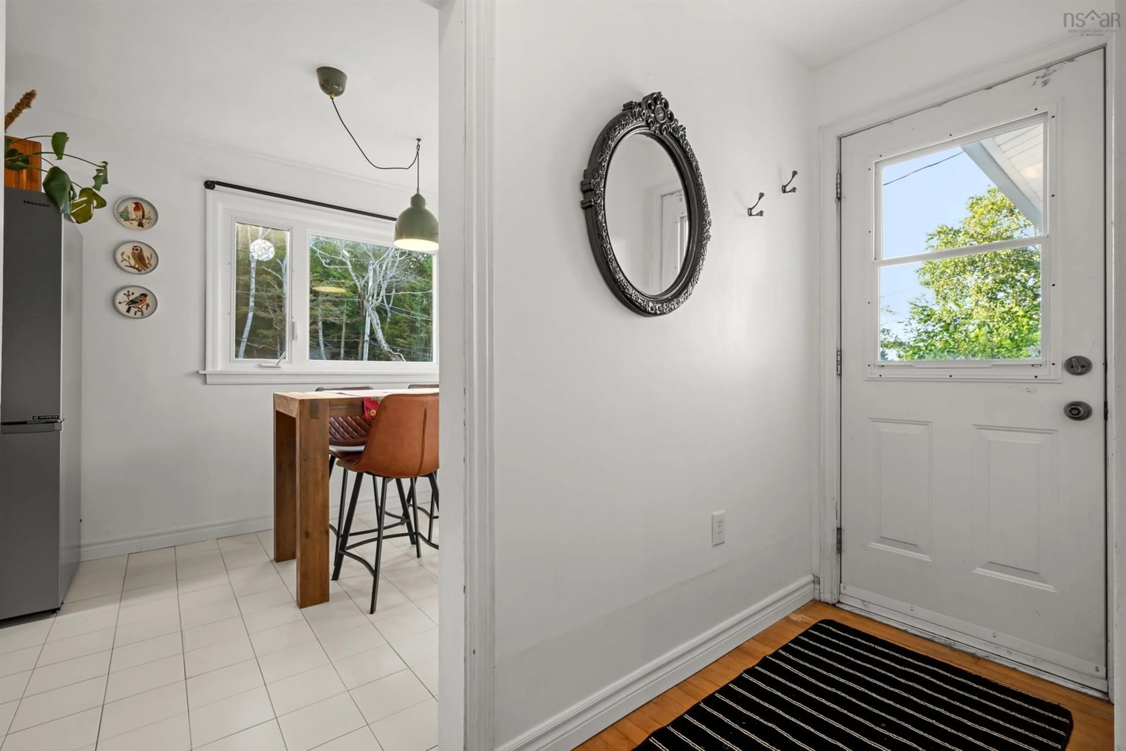 Indoor entryway for 24 Lodge Dr, Halifax Nova Scotia B3M 2G7