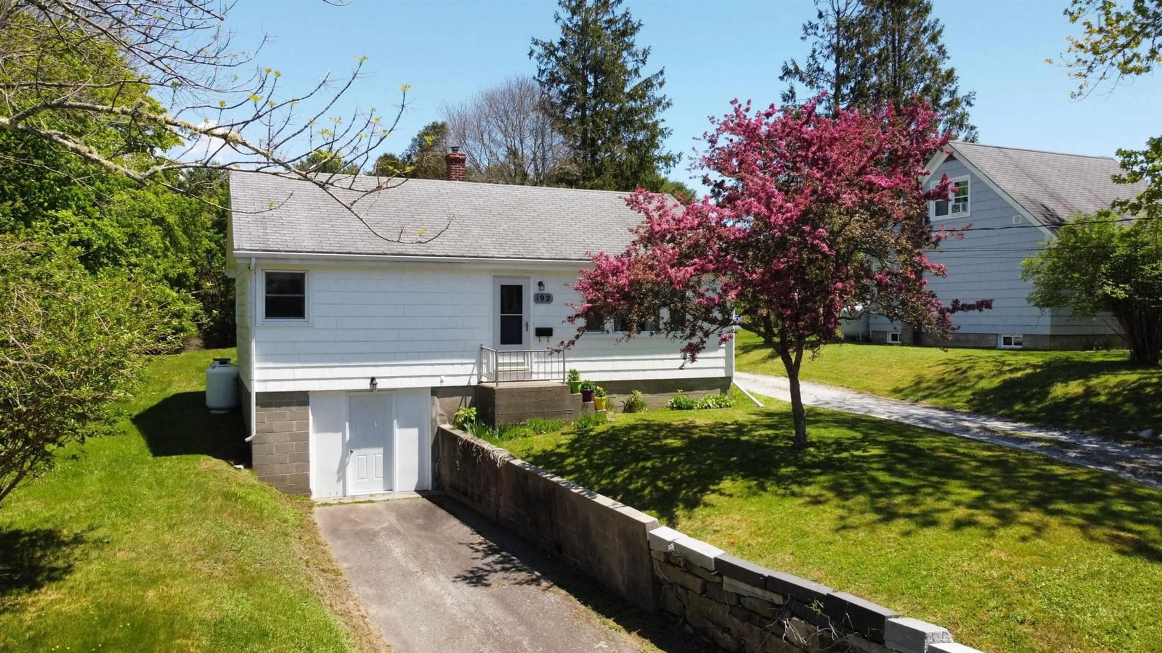 A pic from outside/outdoor area/front of a property/back of a property/a pic from drone, street for 192 Harriet St, Shelburne Nova Scotia B0T 1W0