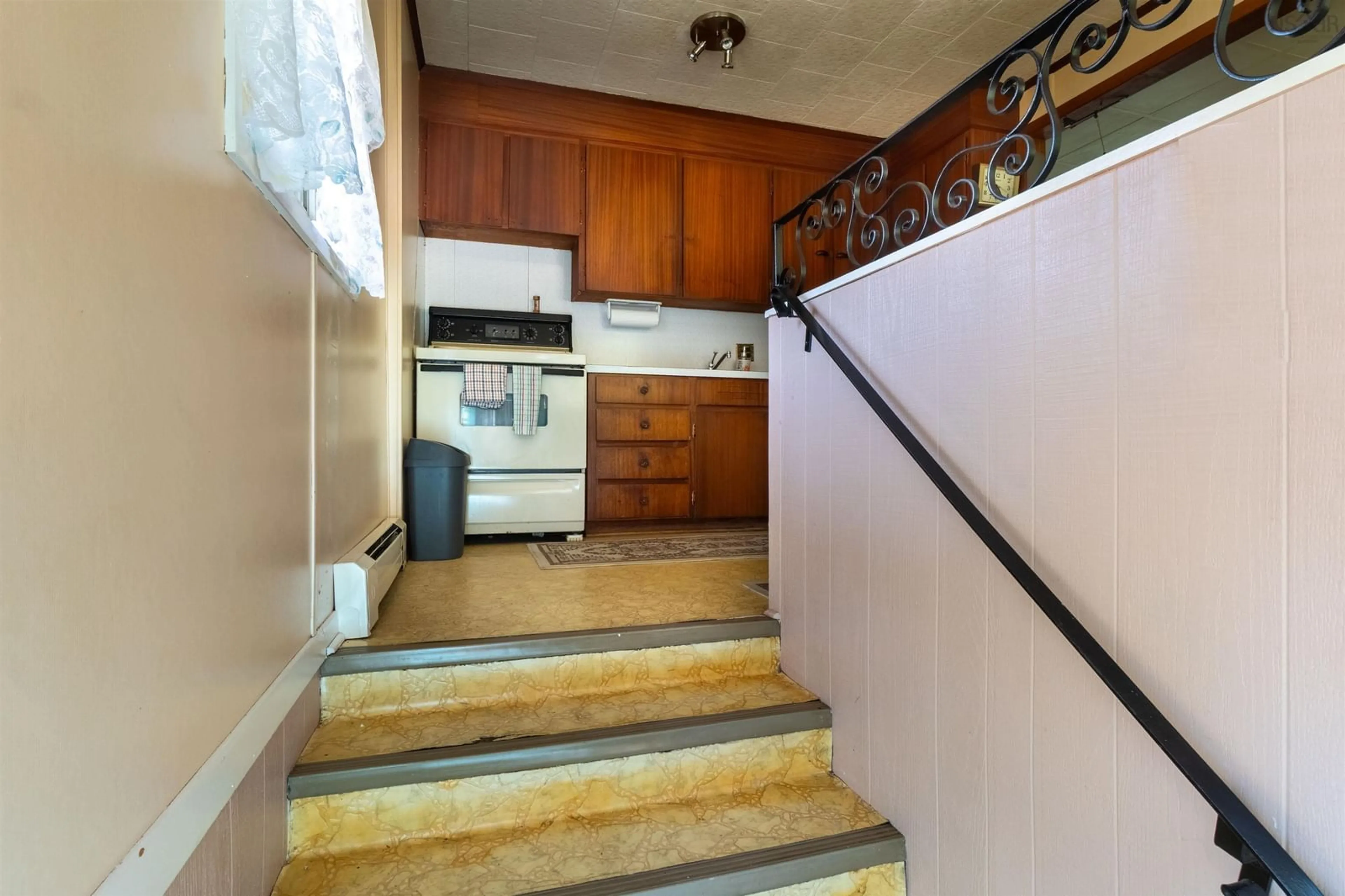 Standard kitchen, unknown for 79 Hamshaw Dr, Halifax Nova Scotia B3M 2G9