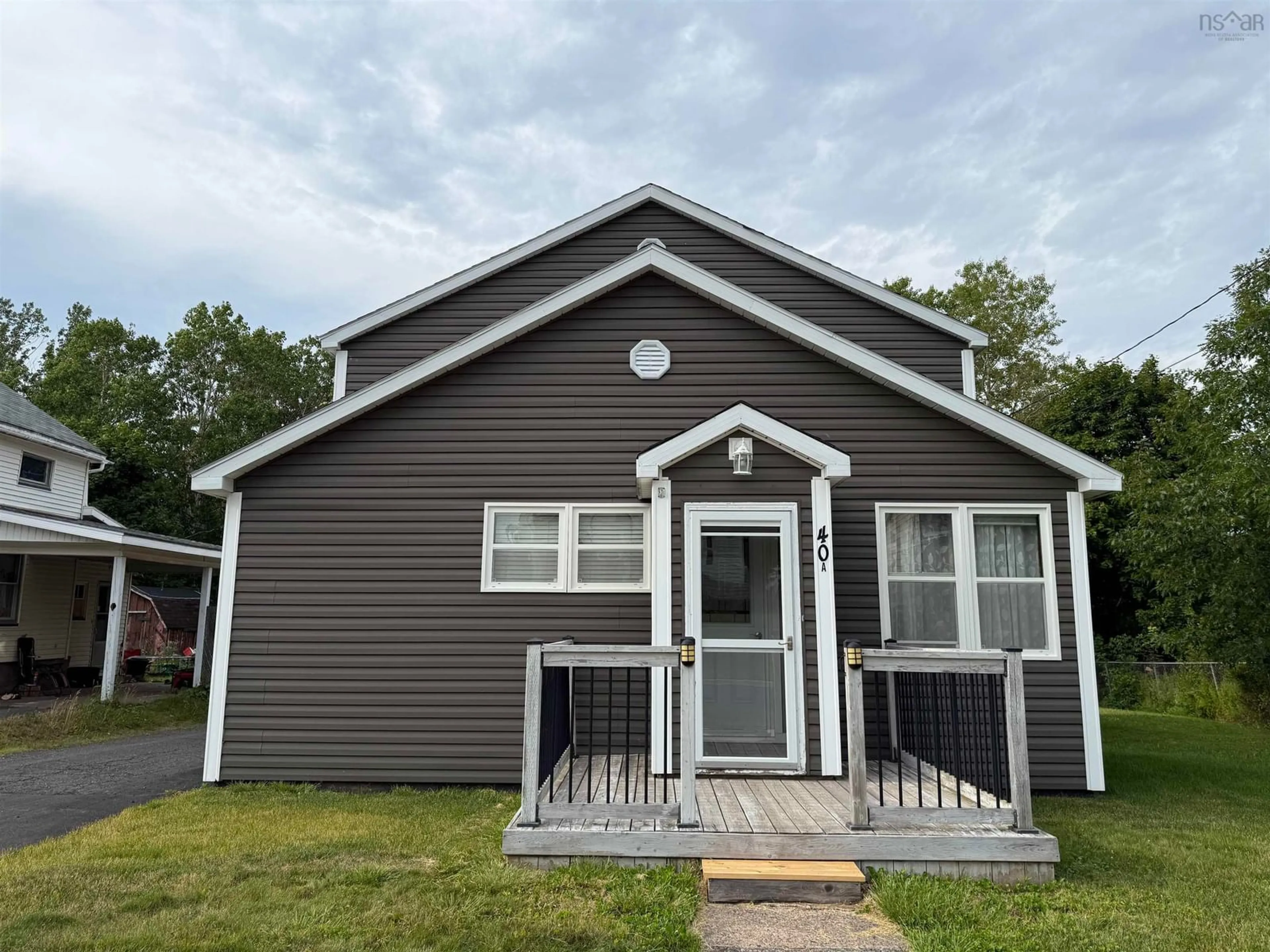Home with vinyl exterior material, building for 40 Claremont Ave, Stellarton Nova Scotia B0K 1S0