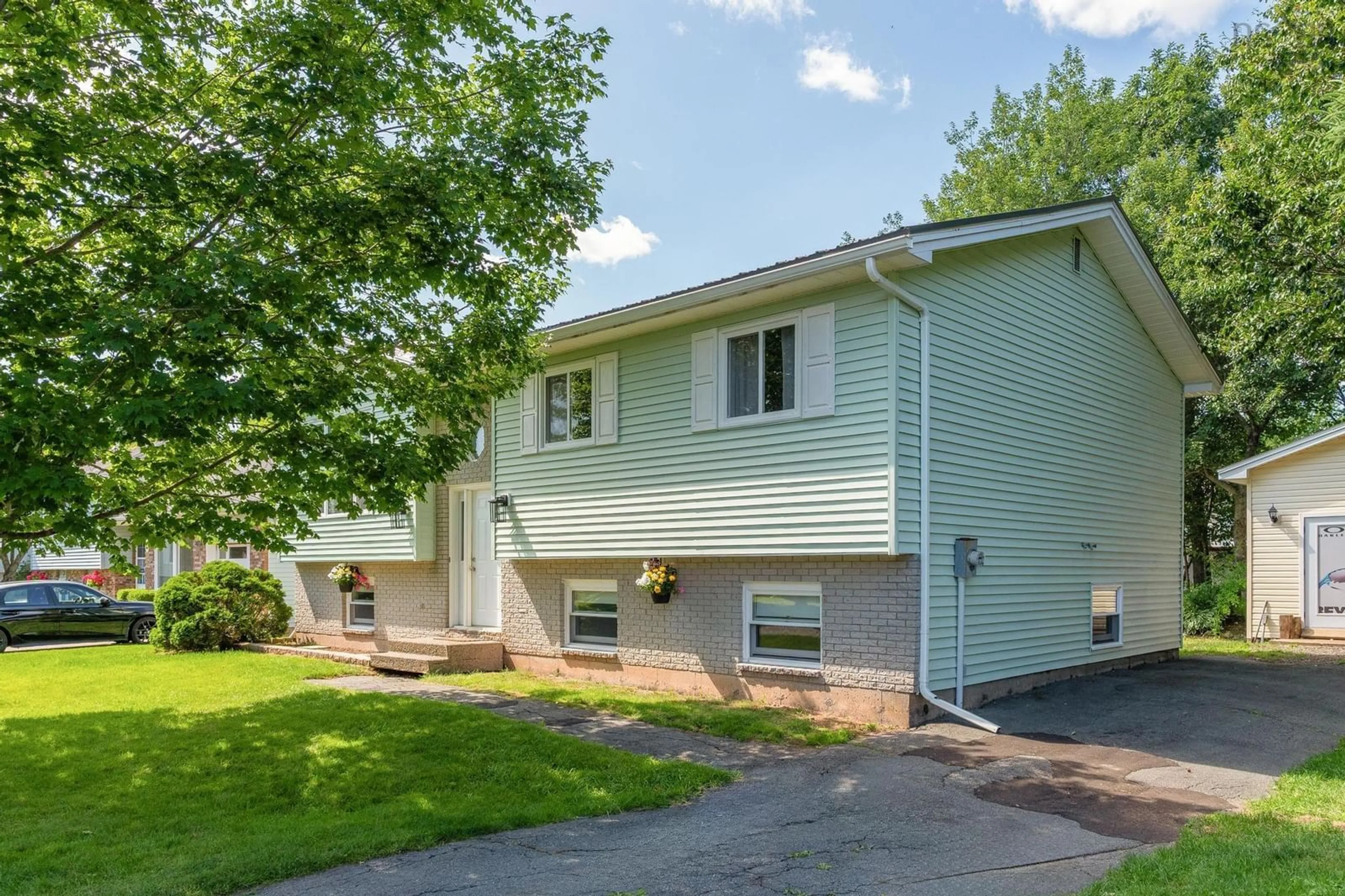 Home with vinyl exterior material, street for 7 Pulsifer Crt, Dartmouth Nova Scotia B2W 6A1