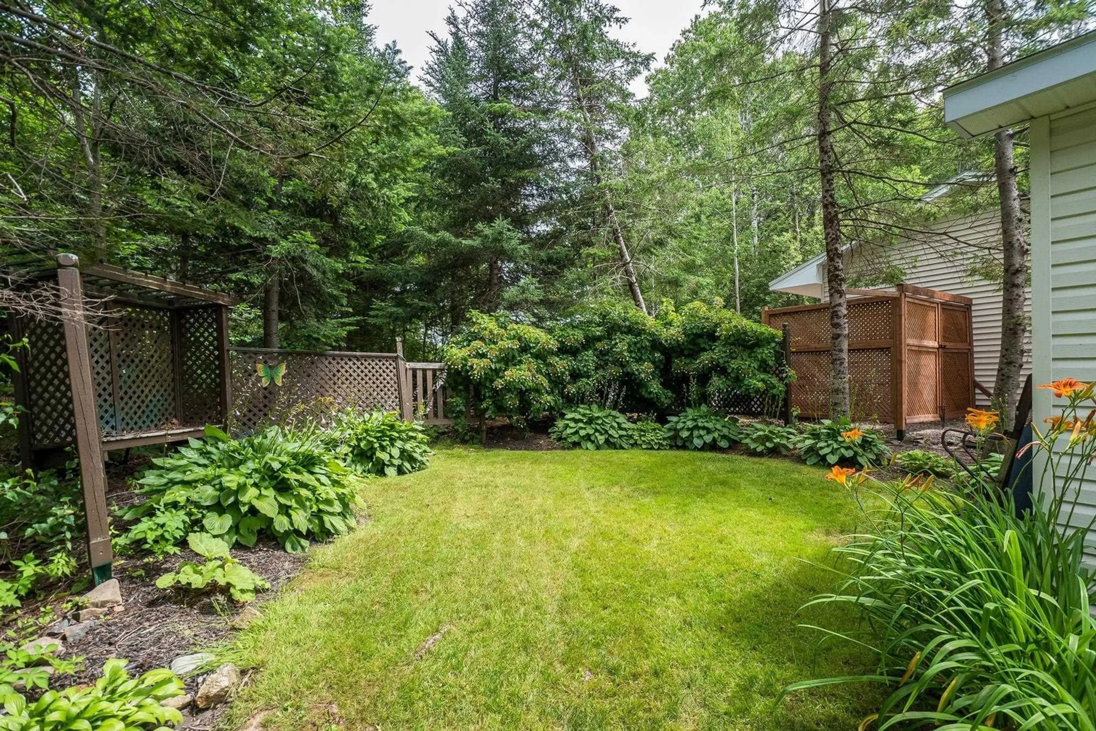 Patio, forest/trees view for 6 Mckenzie Crt, Enfield Nova Scotia B2T 1J7
