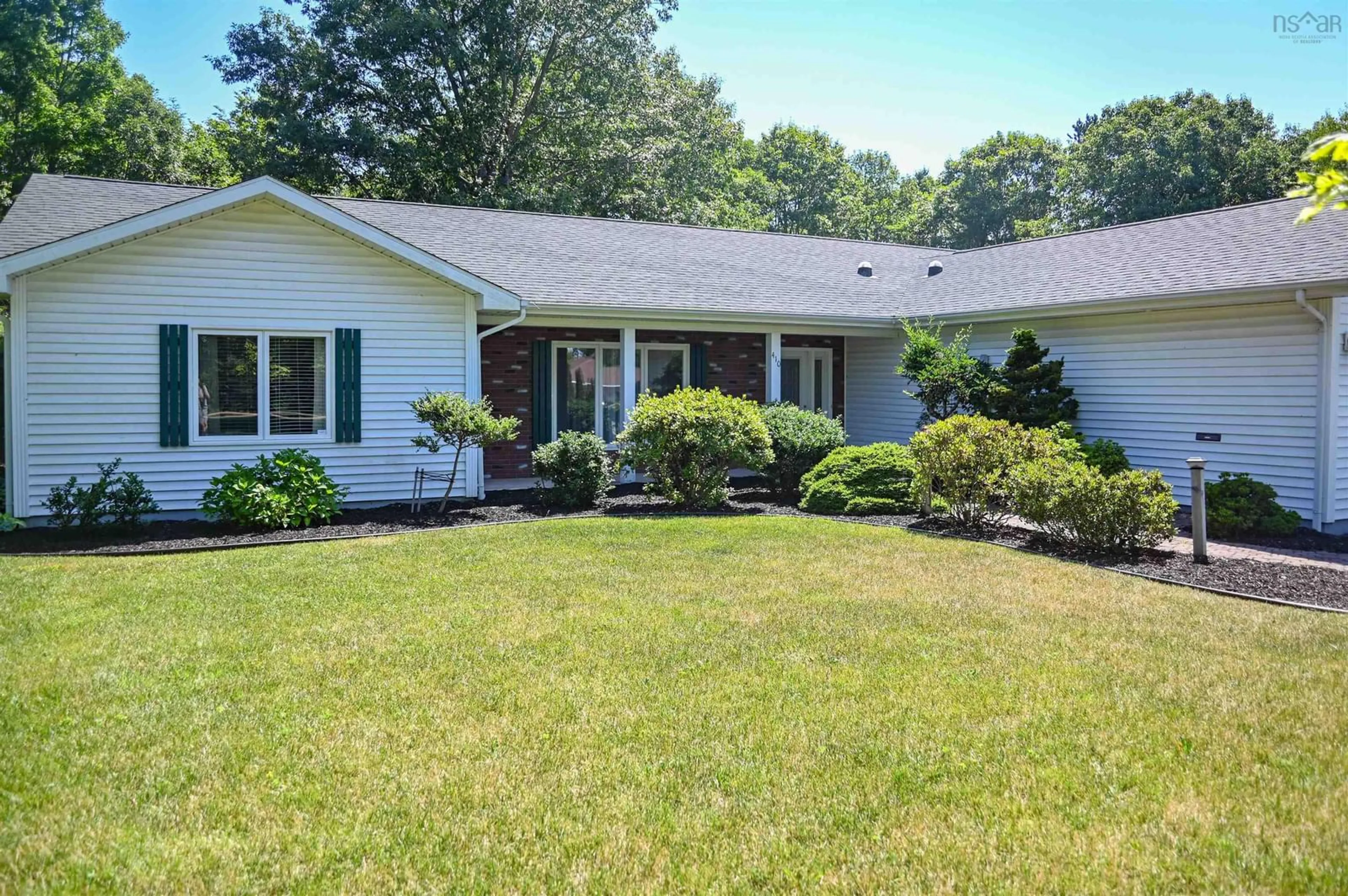 Home with vinyl exterior material, street for 410 Park St, Kentville Nova Scotia B4N 1M9