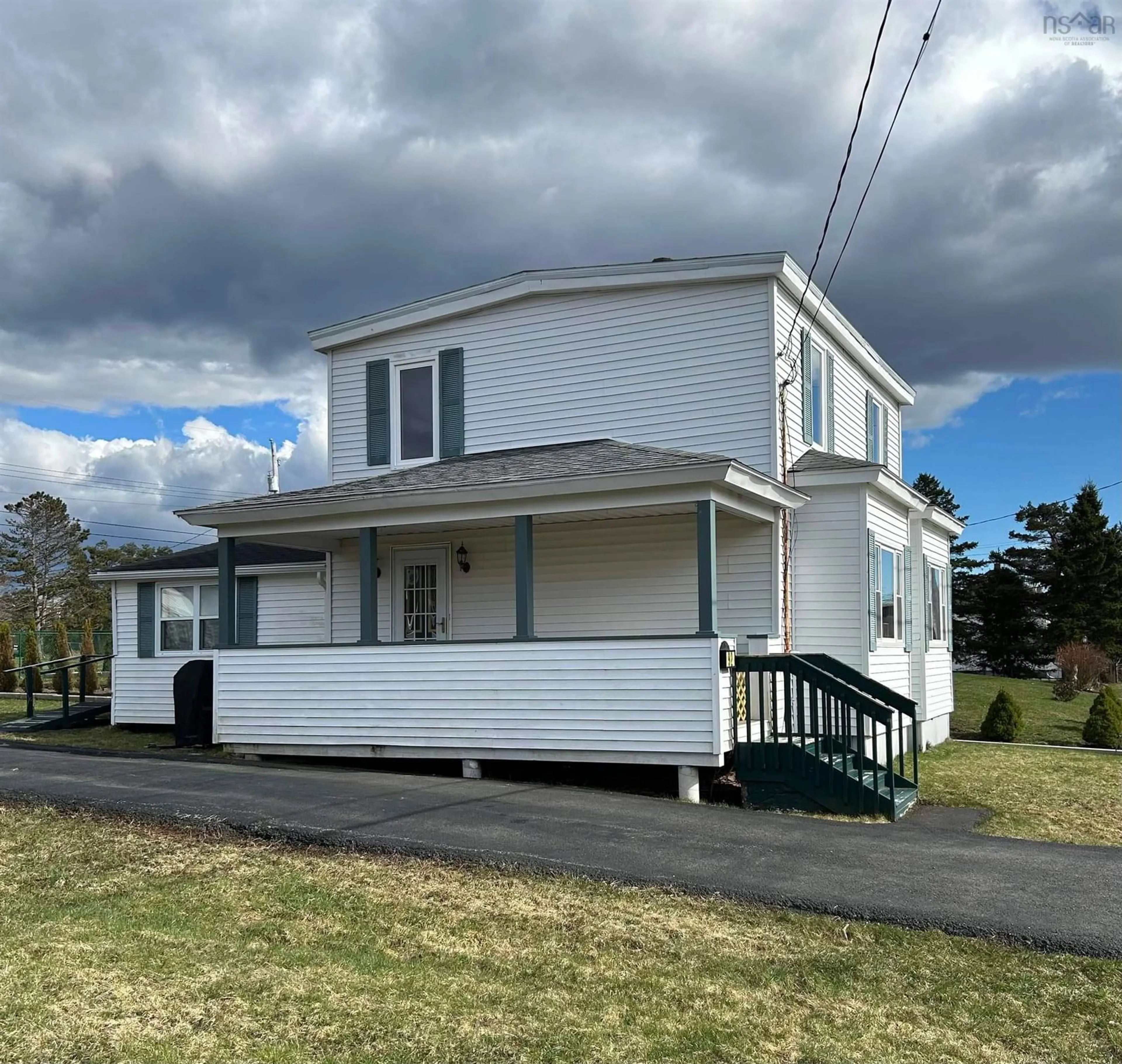 Home with vinyl exterior material, building for 92 Victoria St, Springhill Nova Scotia B0M 1X0