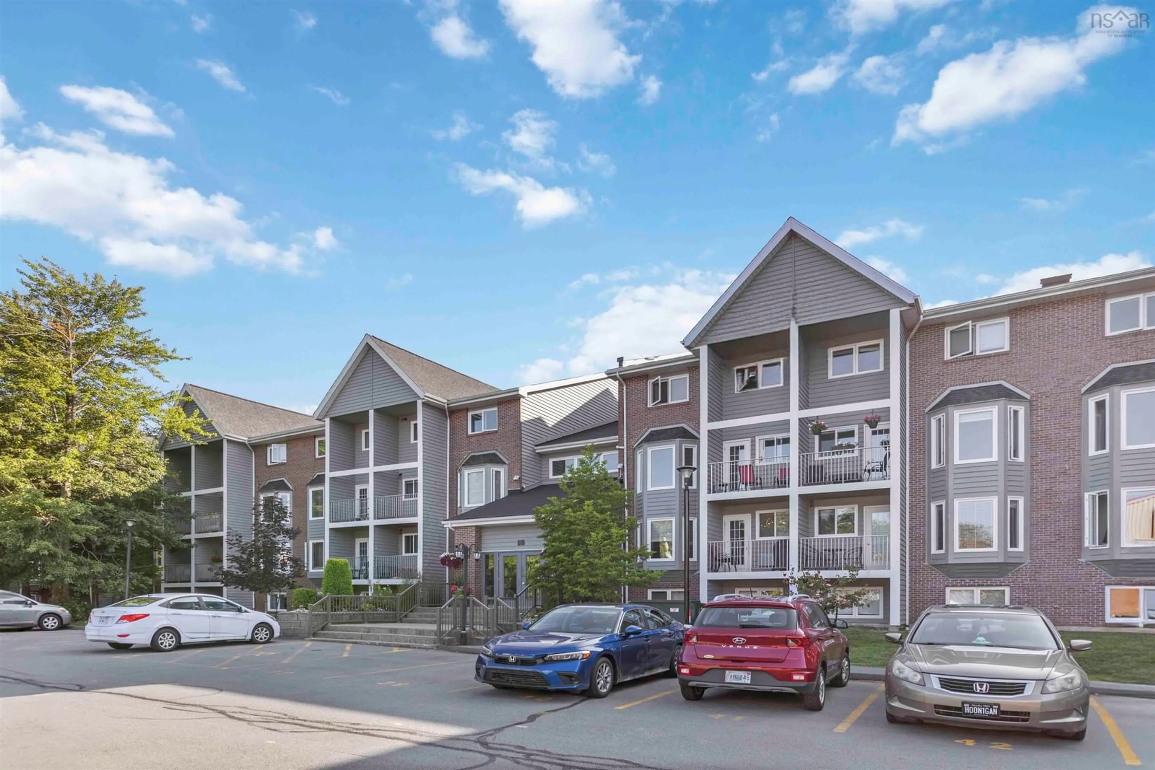 A pic from outside/outdoor area/front of a property/back of a property/a pic from drone, mountain view for 15 Knightsridge Dr #303, Halifax Nova Scotia B3M 3S9