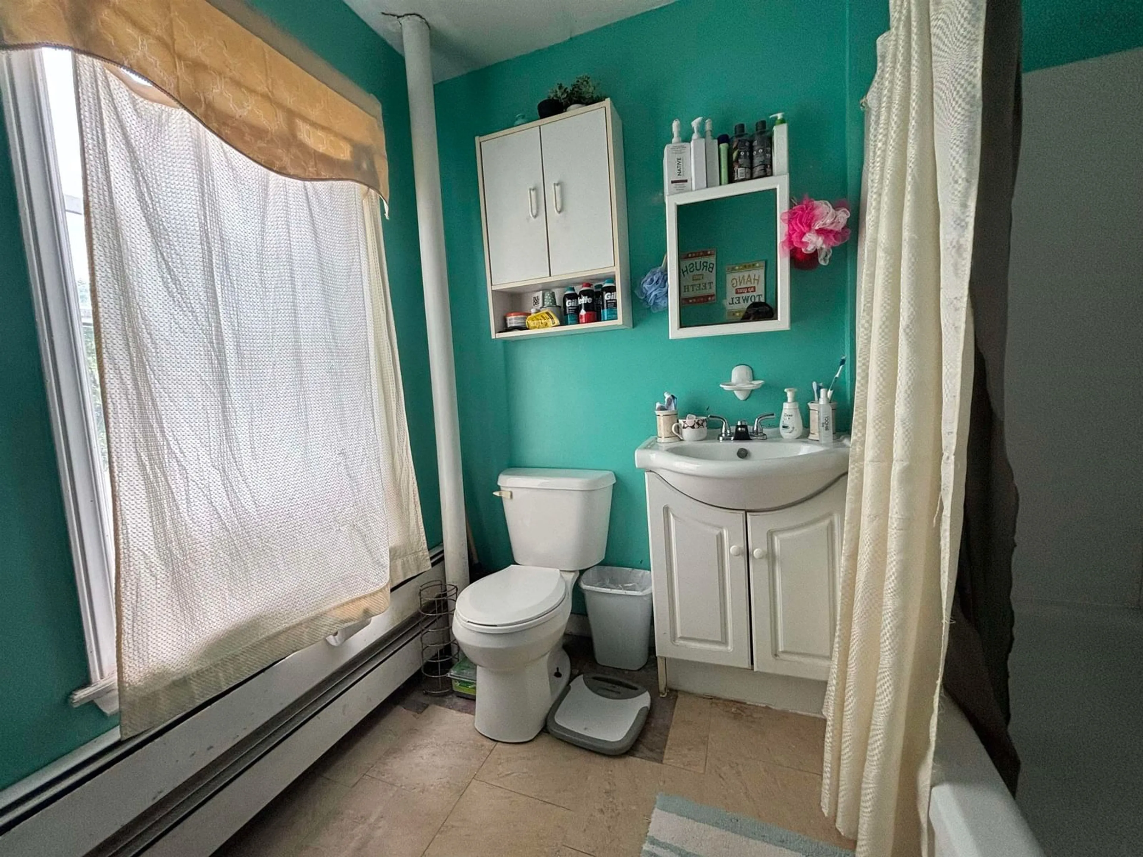 Standard bathroom, unknown for 16 Fletcher St, Glace Bay Nova Scotia B1A 3E3
