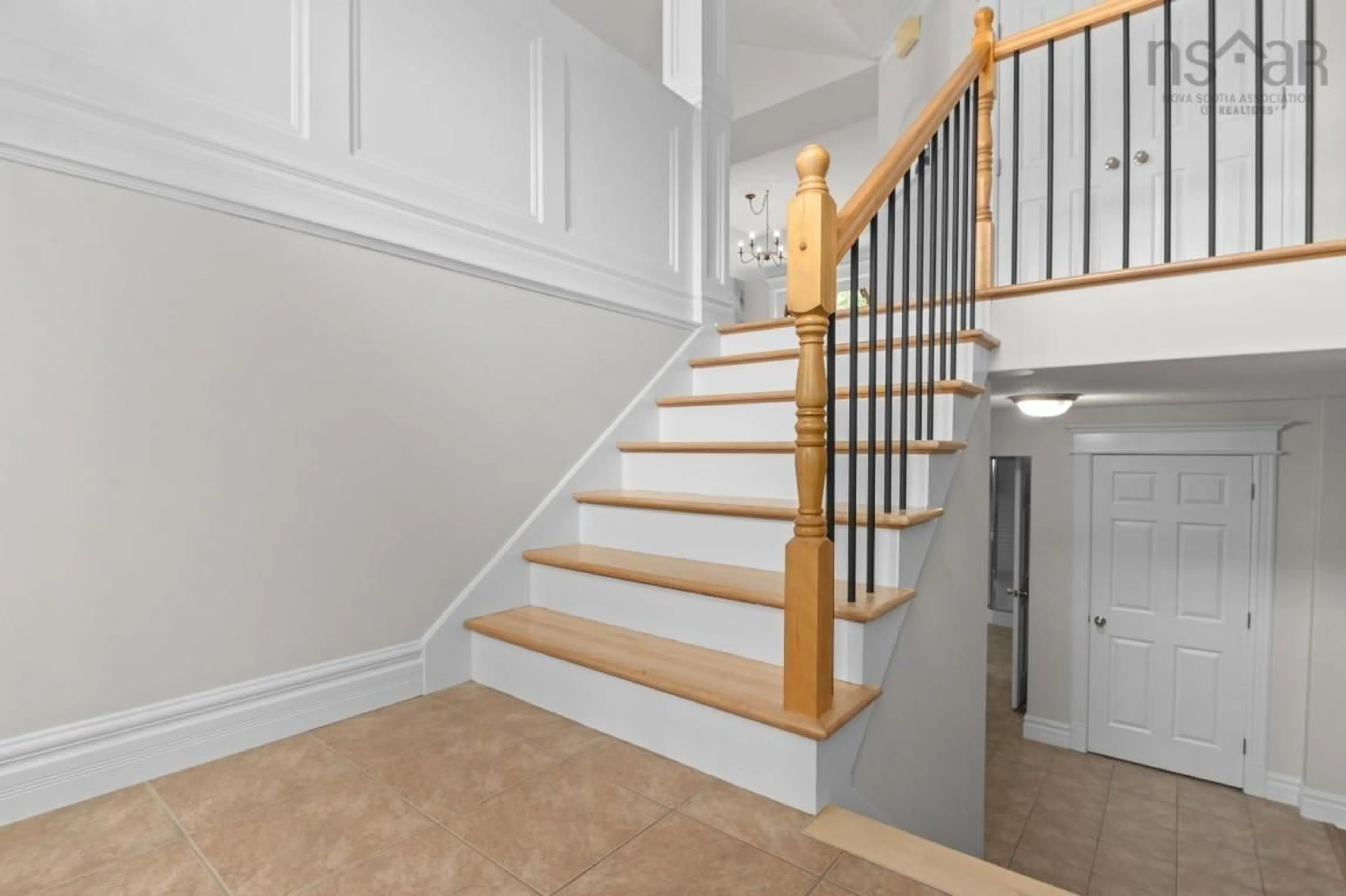 Stairs for 28 Glenmont Ave, Bedford Nova Scotia B4A 1H2