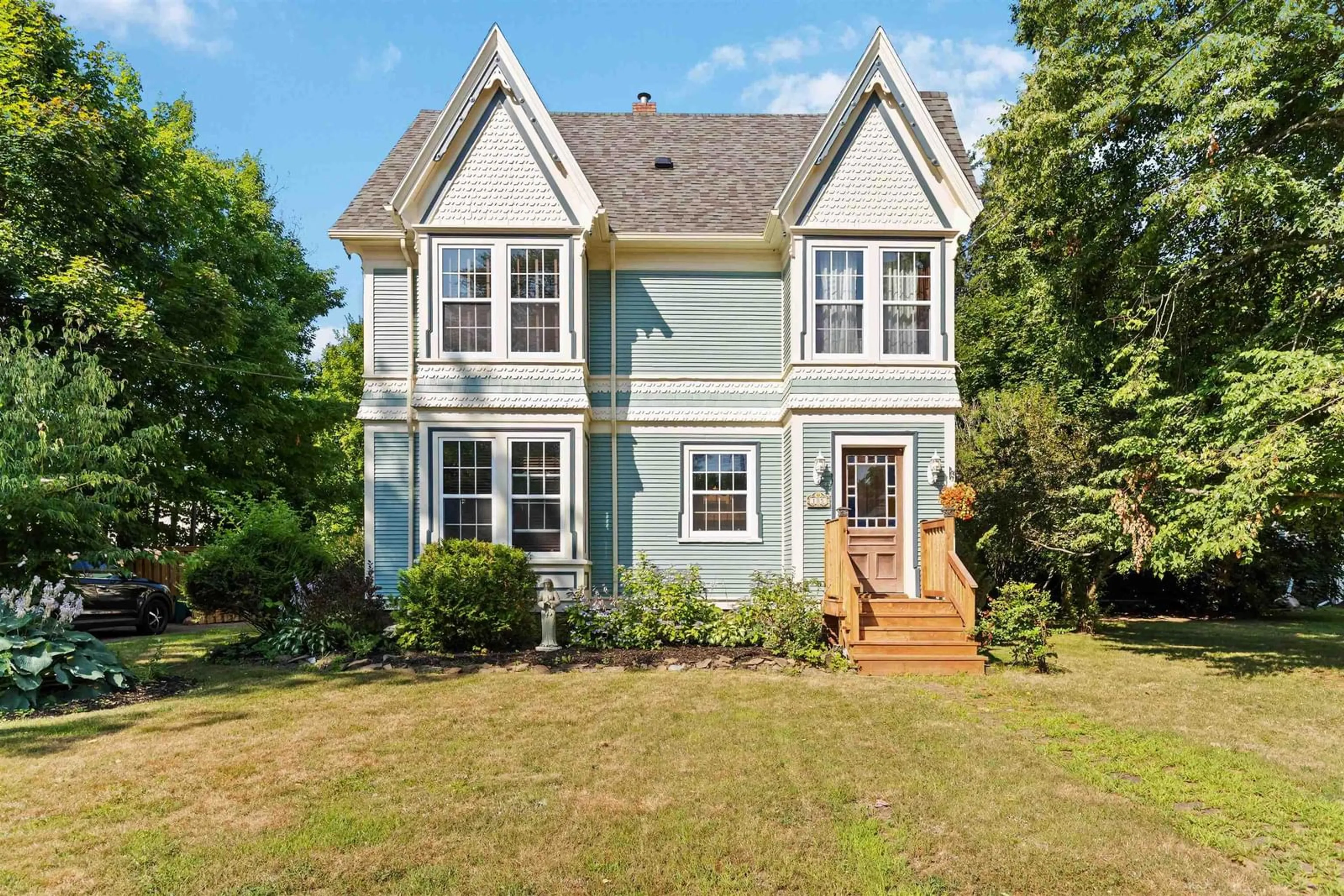 Home with vinyl exterior material, street for 185 Commercial St, Middleton Nova Scotia B0S 1P0
