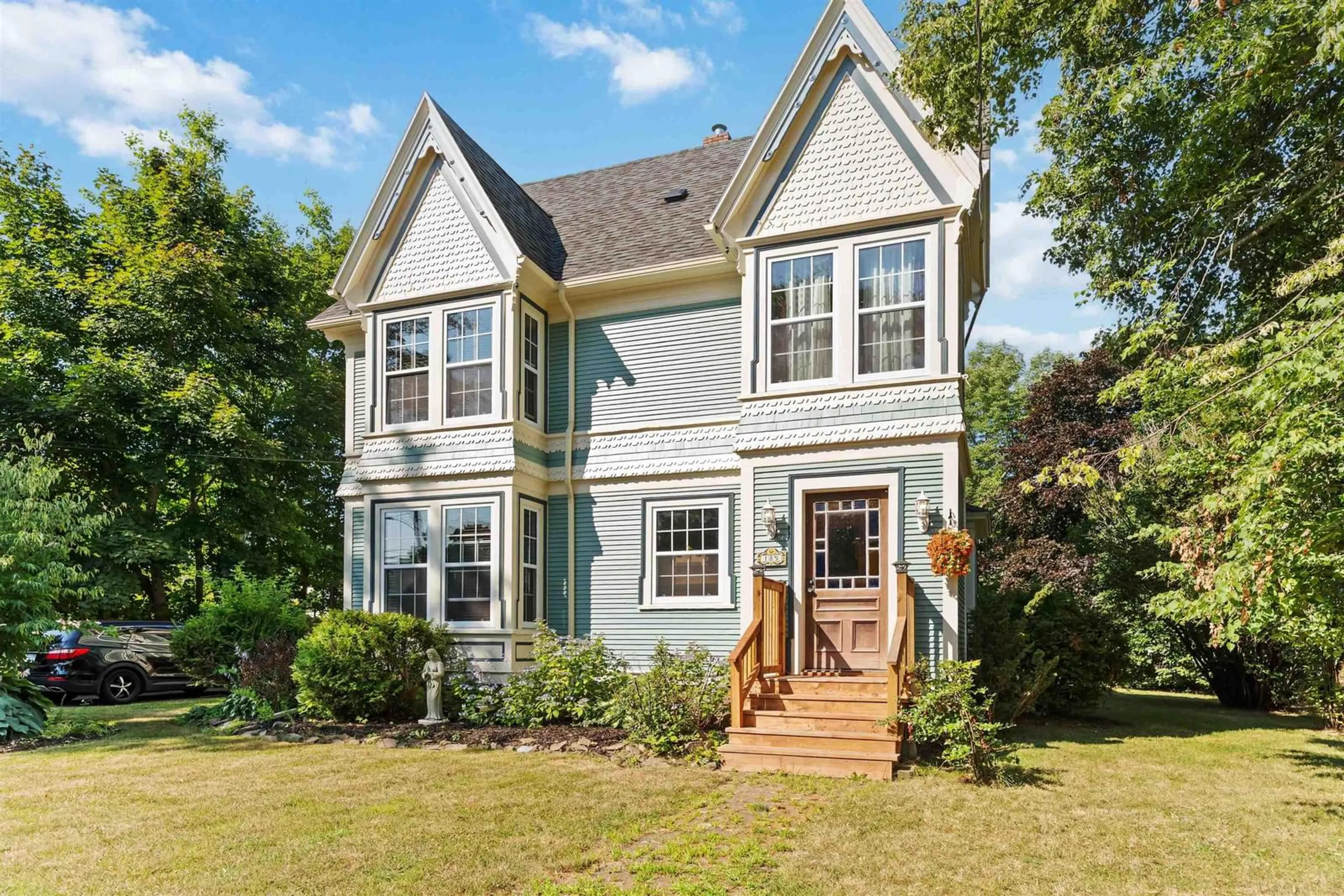 Home with vinyl exterior material, street for 185 Commercial St, Middleton Nova Scotia B0S 1P0