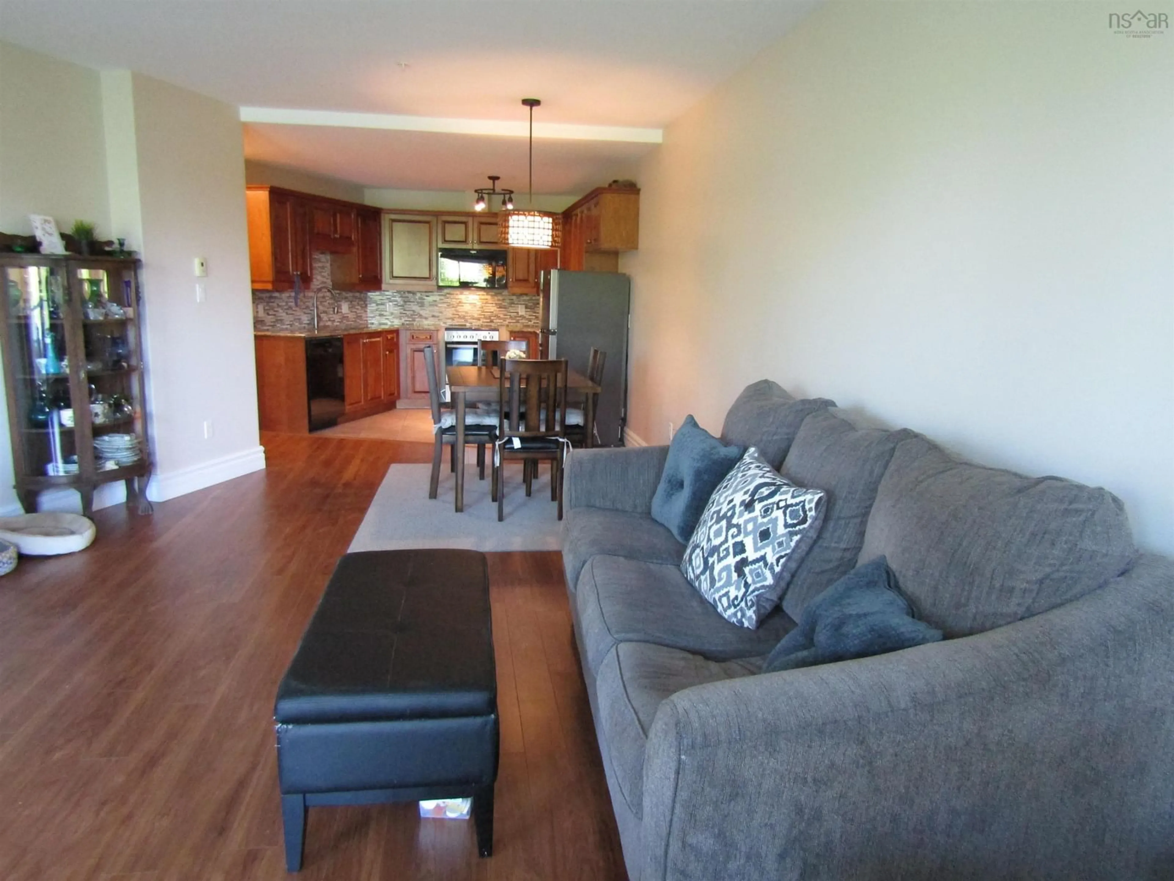 Living room with furniture, wood/laminate floor for 87 Pebblecreek Cres, Dartmouth Nova Scotia B2W 0J9