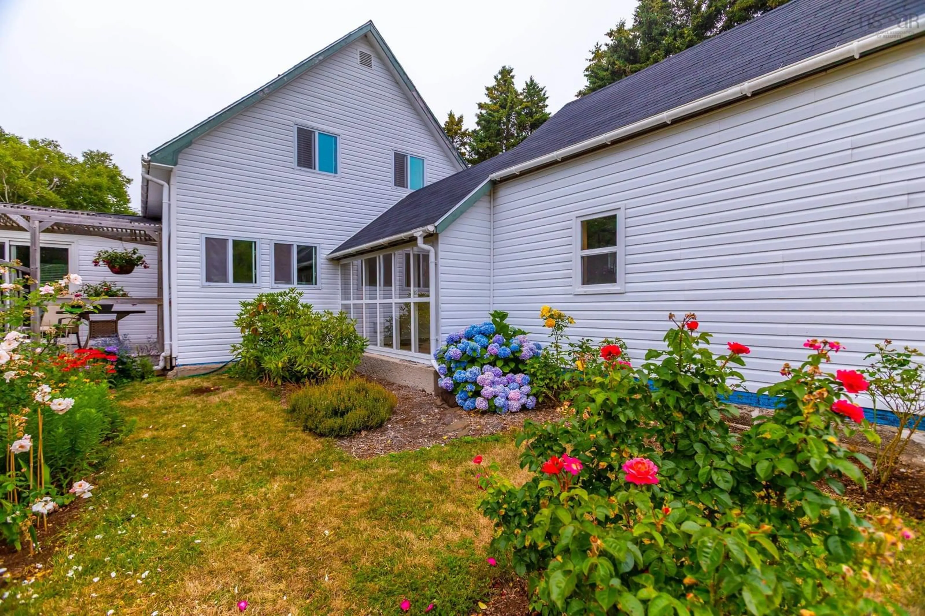 Patio, unknown for 8012 Shore Rd, Hampton Nova Scotia B0S 1L0