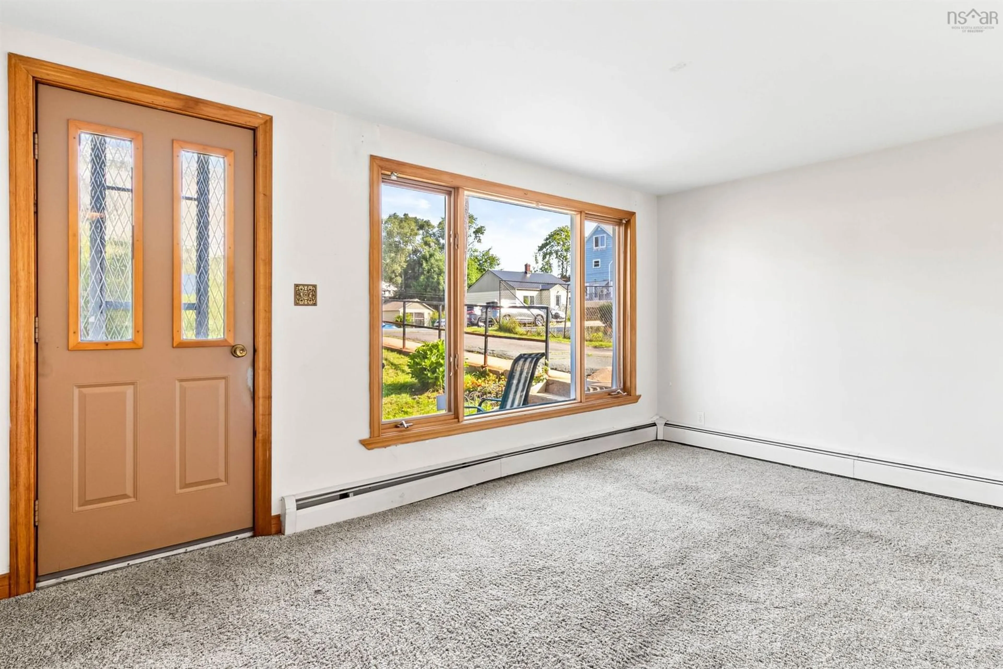 Indoor foyer for 82 Rufus Ave, Halifax Nova Scotia B3N 2L9