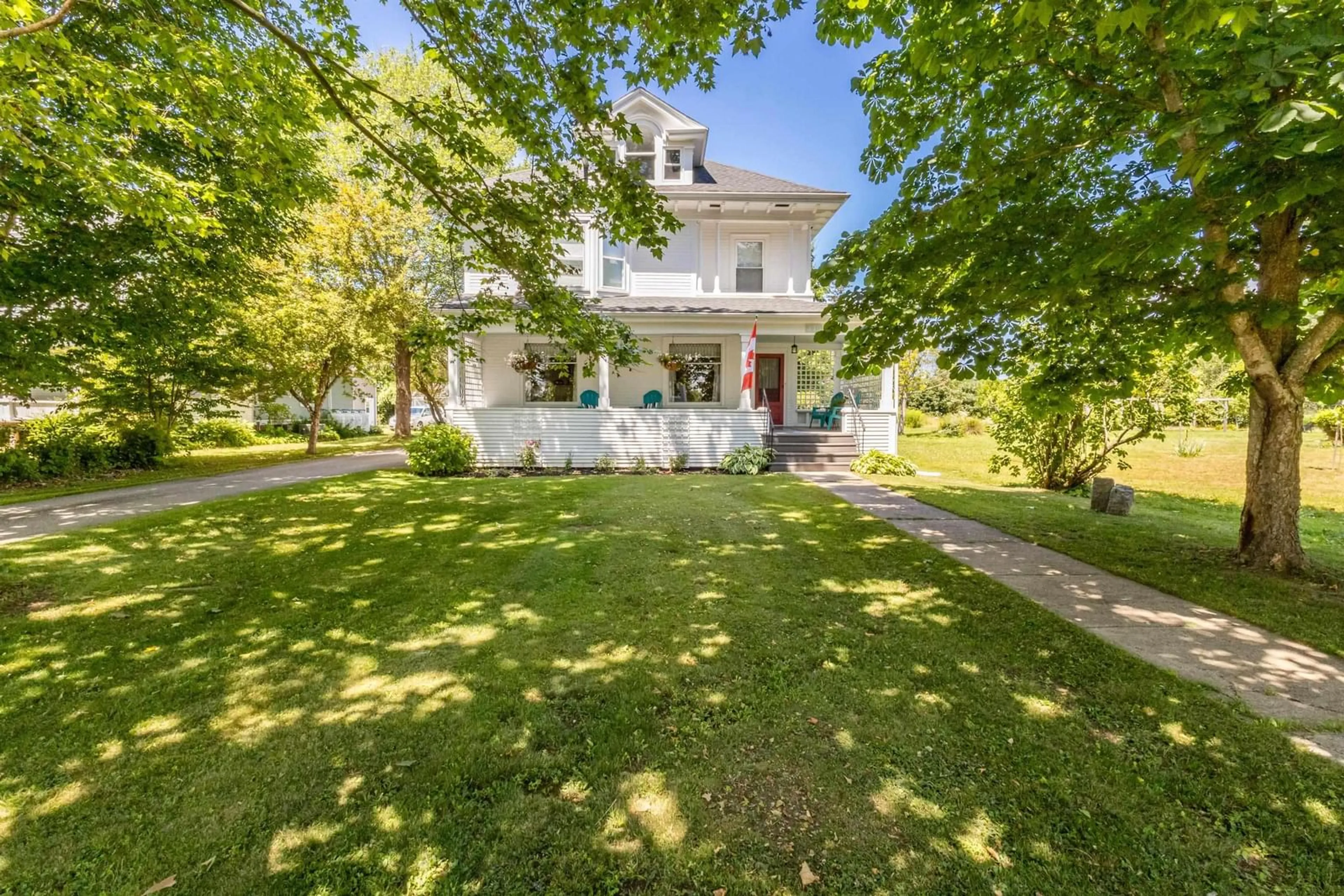 A pic from outside/outdoor area/front of a property/back of a property/a pic from drone, street for 179 Granville St, Bridgetown Nova Scotia B0S 1C0
