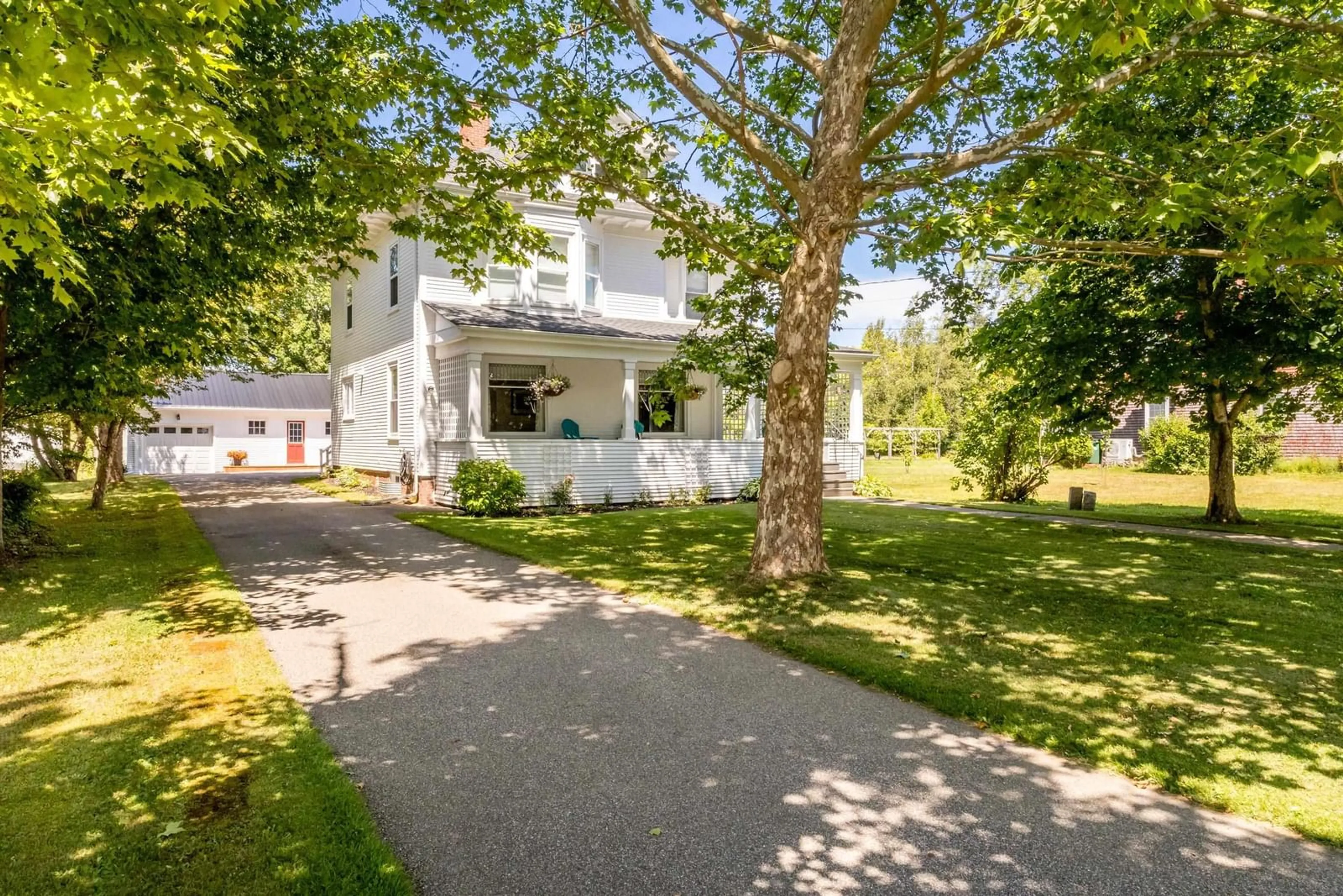 A pic from outside/outdoor area/front of a property/back of a property/a pic from drone, street for 179 Granville St, Bridgetown Nova Scotia B0S 1C0