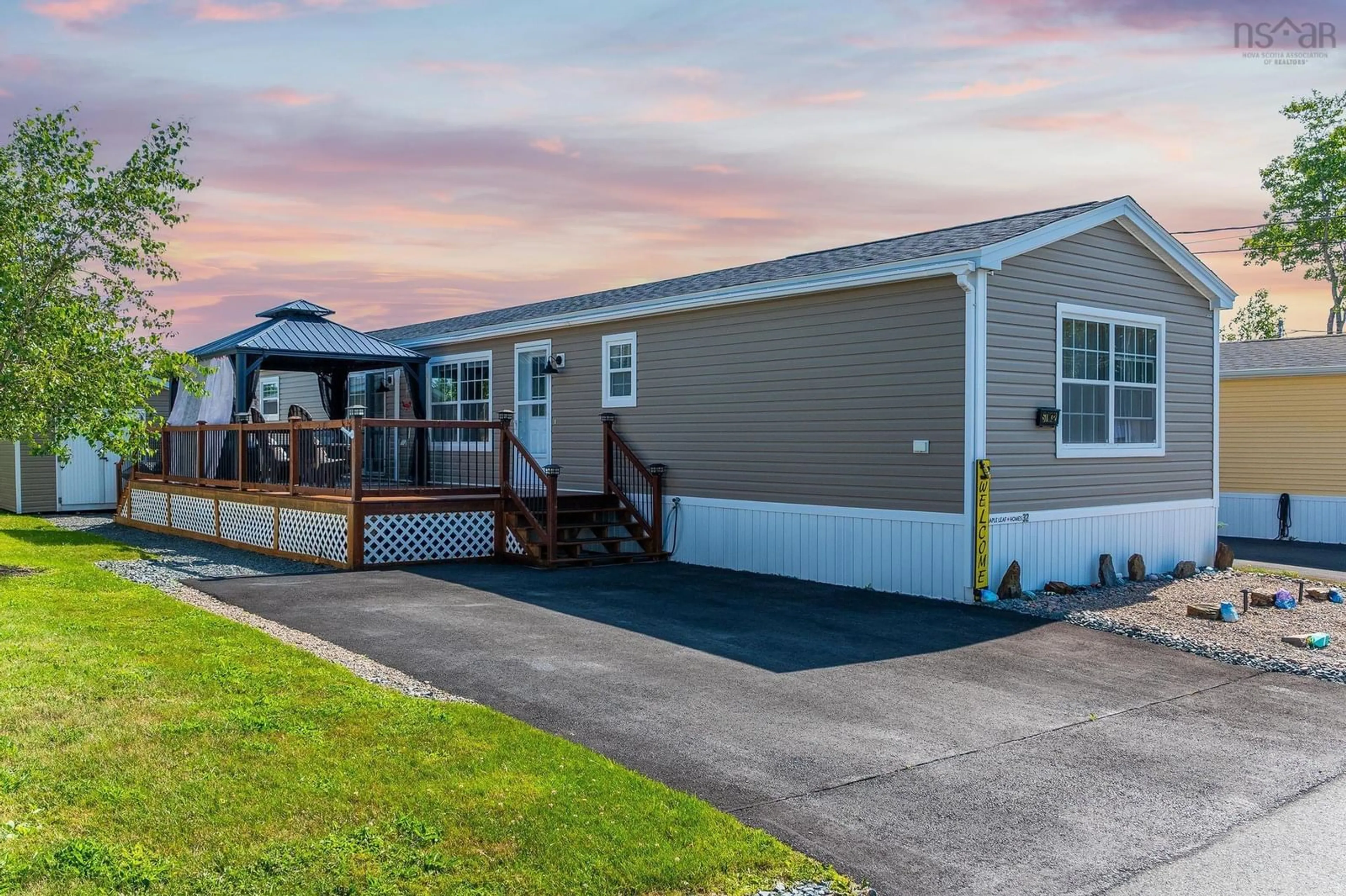 Home with vinyl exterior material, unknown for 32 Second St, Lucasville Nova Scotia B4B 1P9