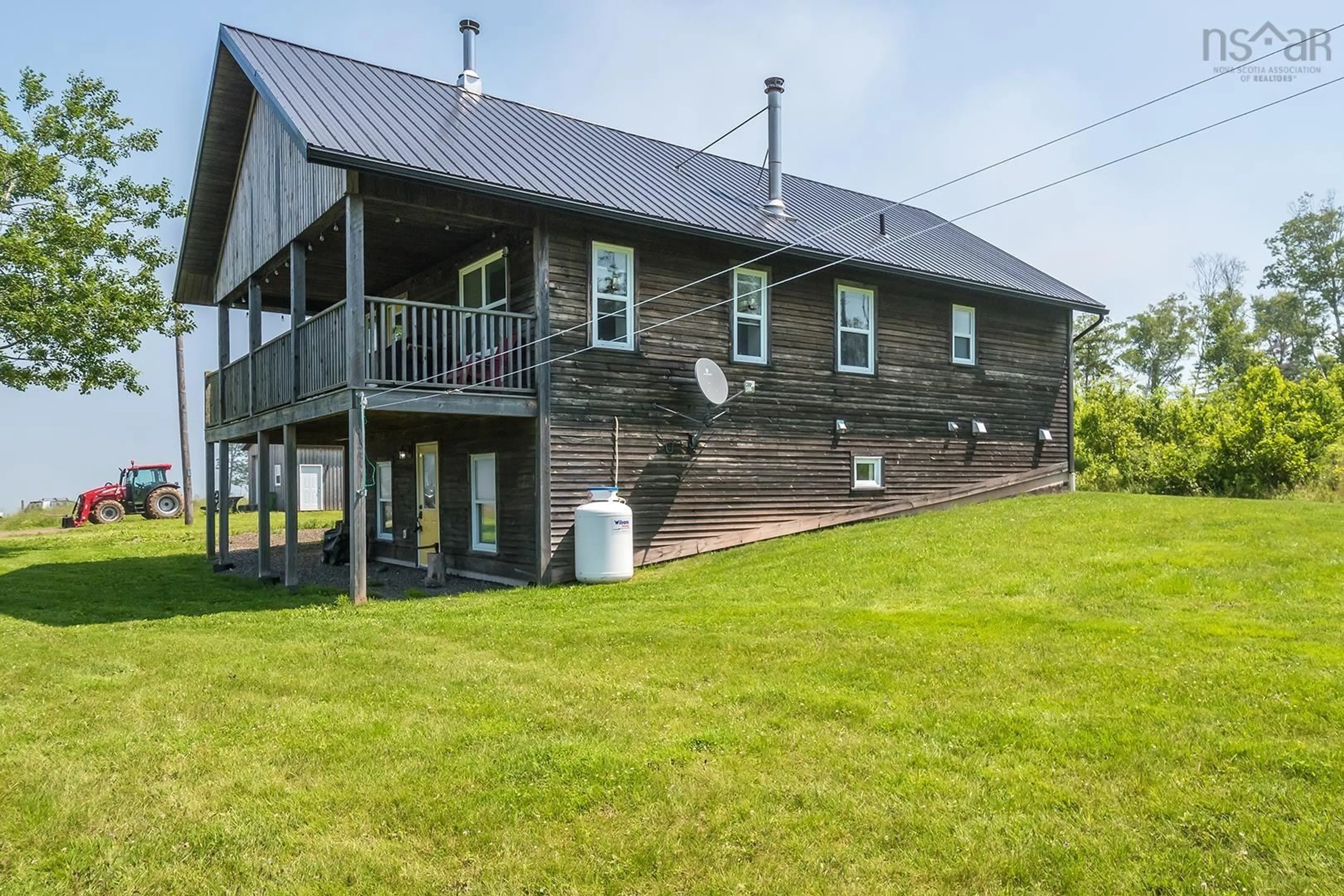 A pic from outside/outdoor area/front of a property/back of a property/a pic from drone, building for 1499 Nollette Beckwith Rd, Victoria Harbour Nova Scotia B0P 1E0