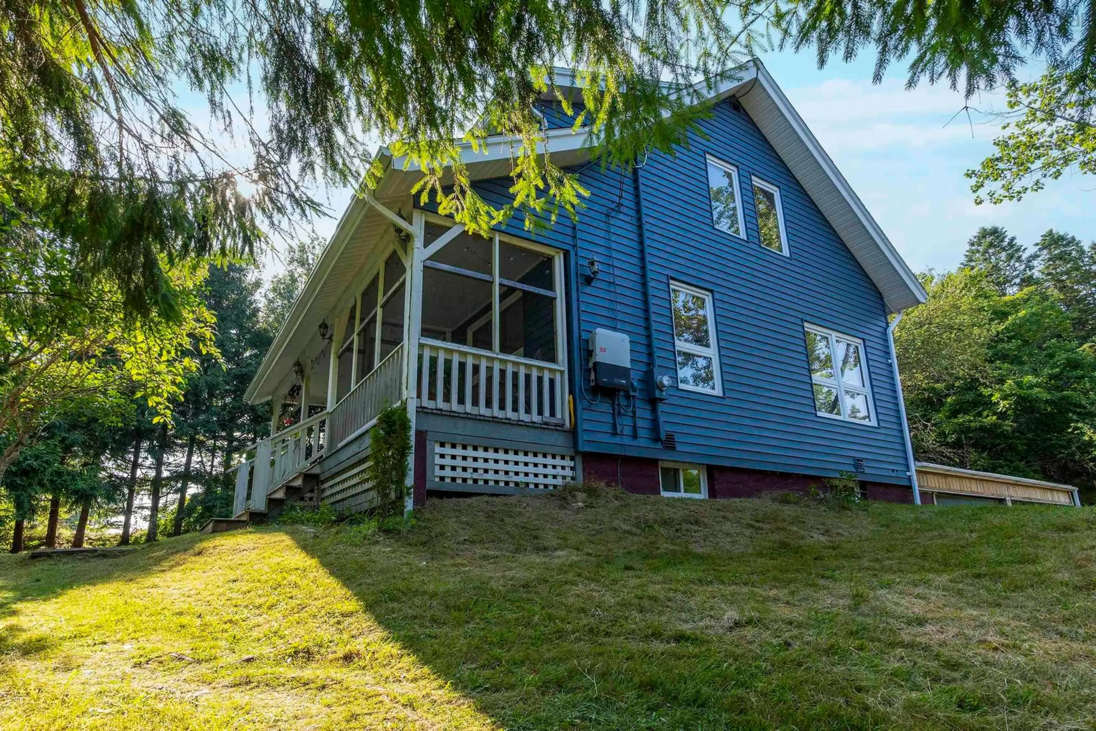 Home with vinyl exterior material, street for 281 Island View Dr, Boutiliers Point Nova Scotia B3Z 1R9