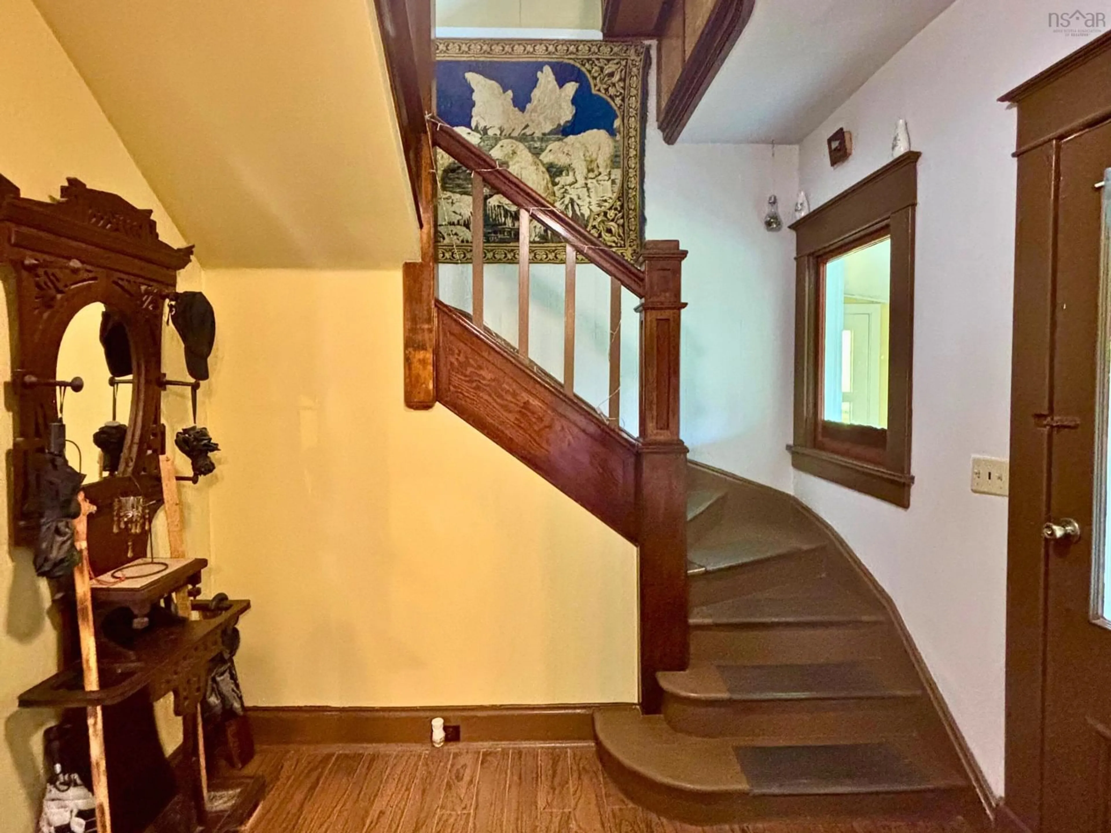 Indoor foyer for 13510 Hwy 6, Isaacs Harbour North Nova Scotia B0H 1S0