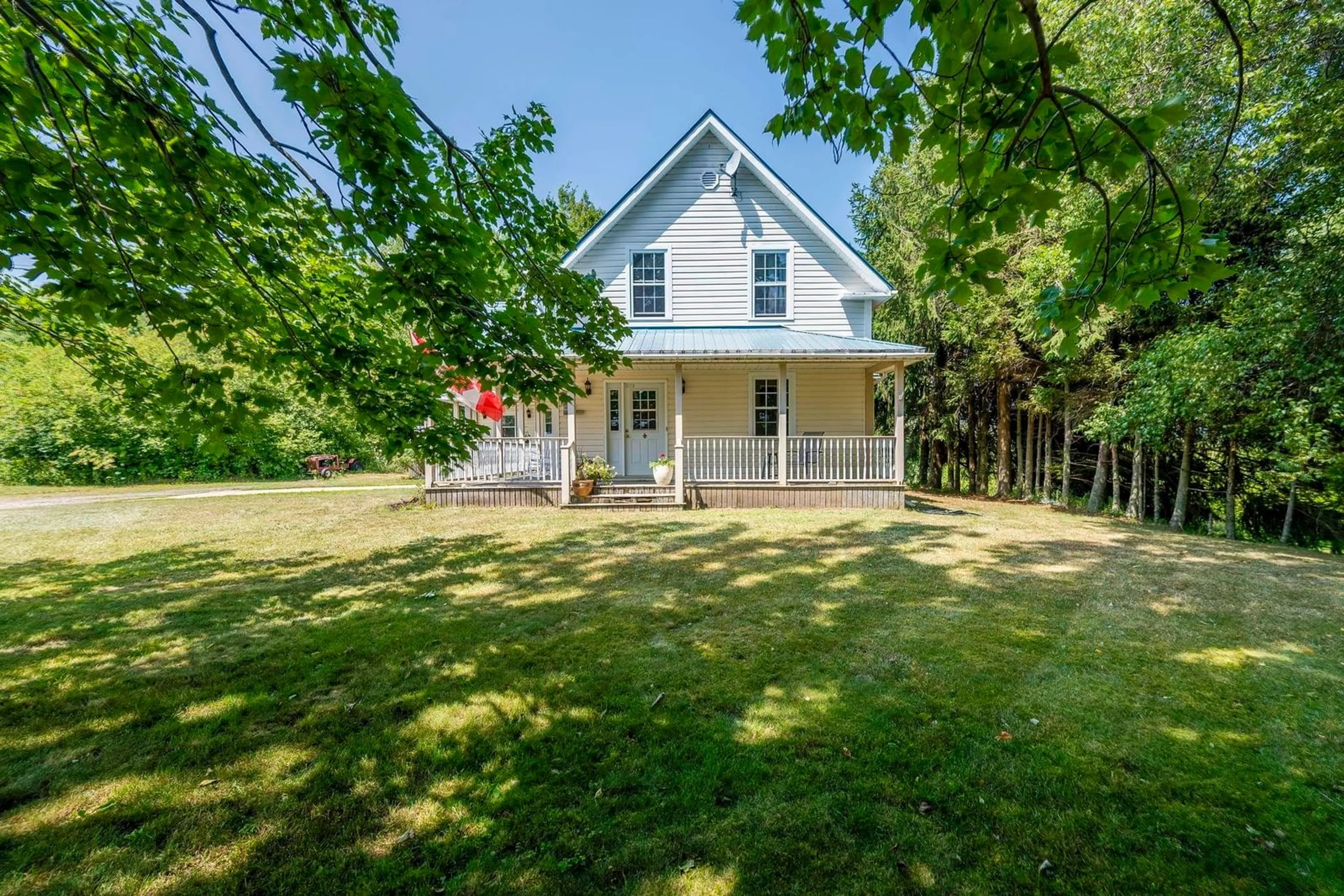 A pic from outside/outdoor area/front of a property/back of a property/a pic from drone, unknown for 1001 Brooklyn St, North Kingston Nova Scotia B0P 1N0
