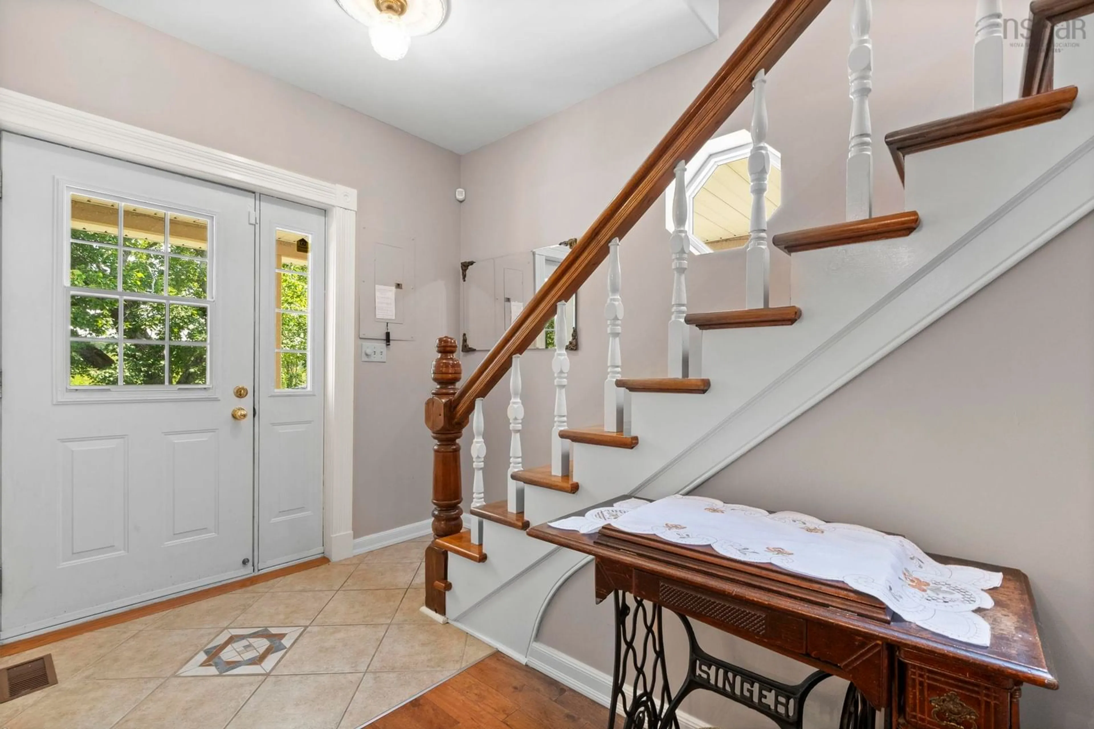 Indoor entryway for 1001 Brooklyn St, North Kingston Nova Scotia B0P 1N0