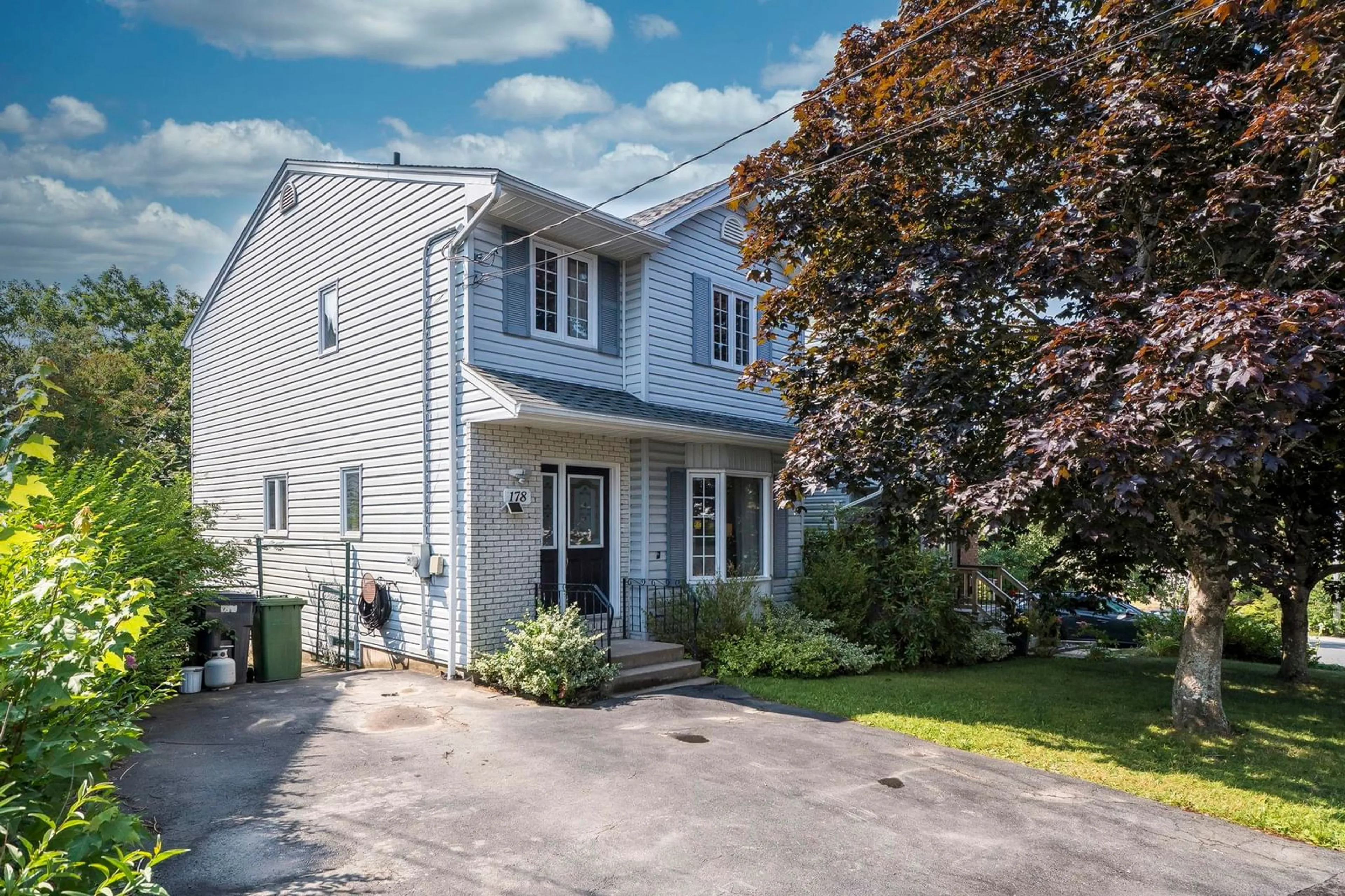 A pic from outside/outdoor area/front of a property/back of a property/a pic from drone, street for 178 Duffus Dr, Bedford Nova Scotia B4A 3T5