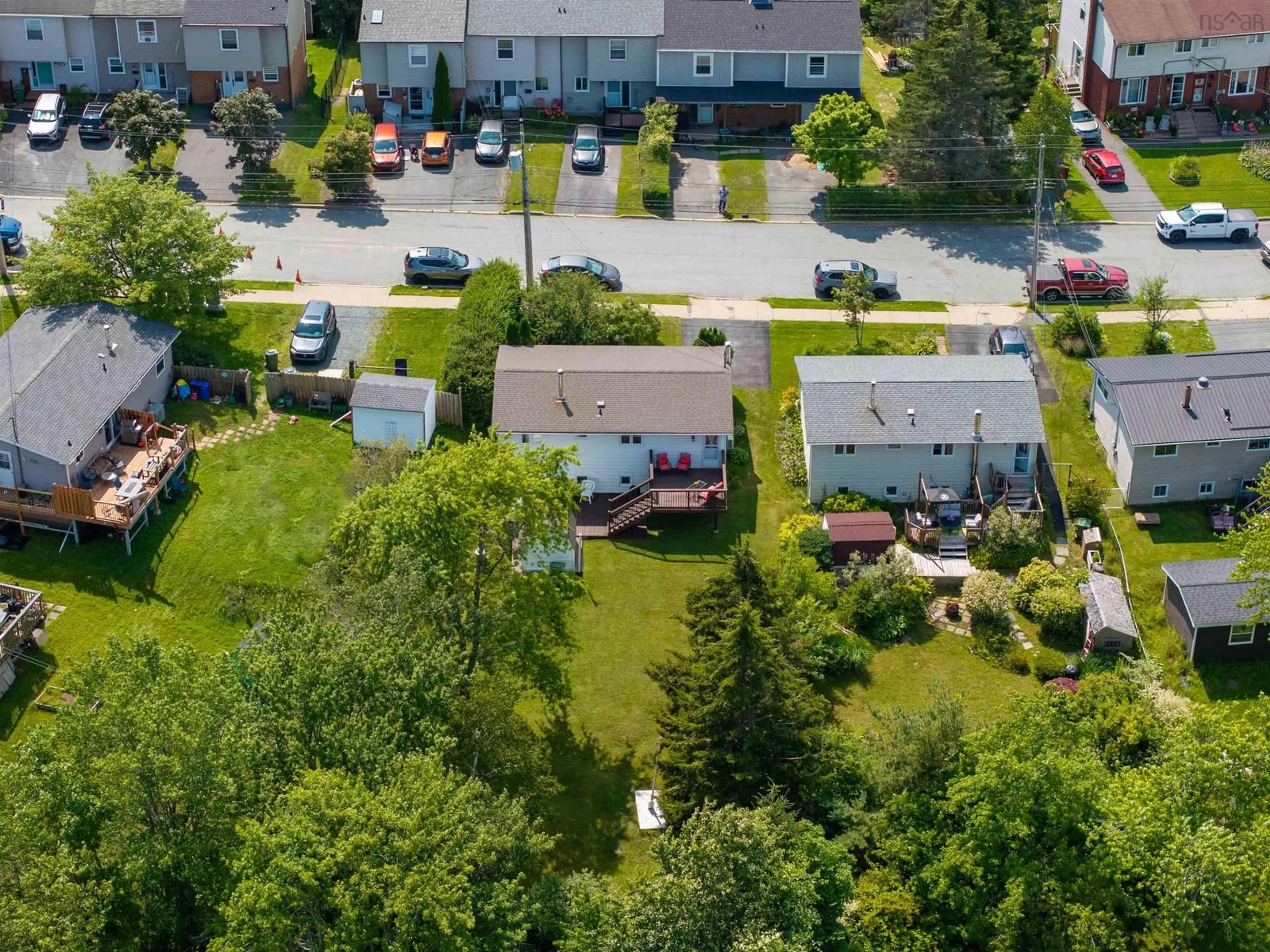 A pic from outside/outdoor area/front of a property/back of a property/a pic from drone, street for 274 Poplar Dr, Cole Harbour Nova Scotia B2W 4K5